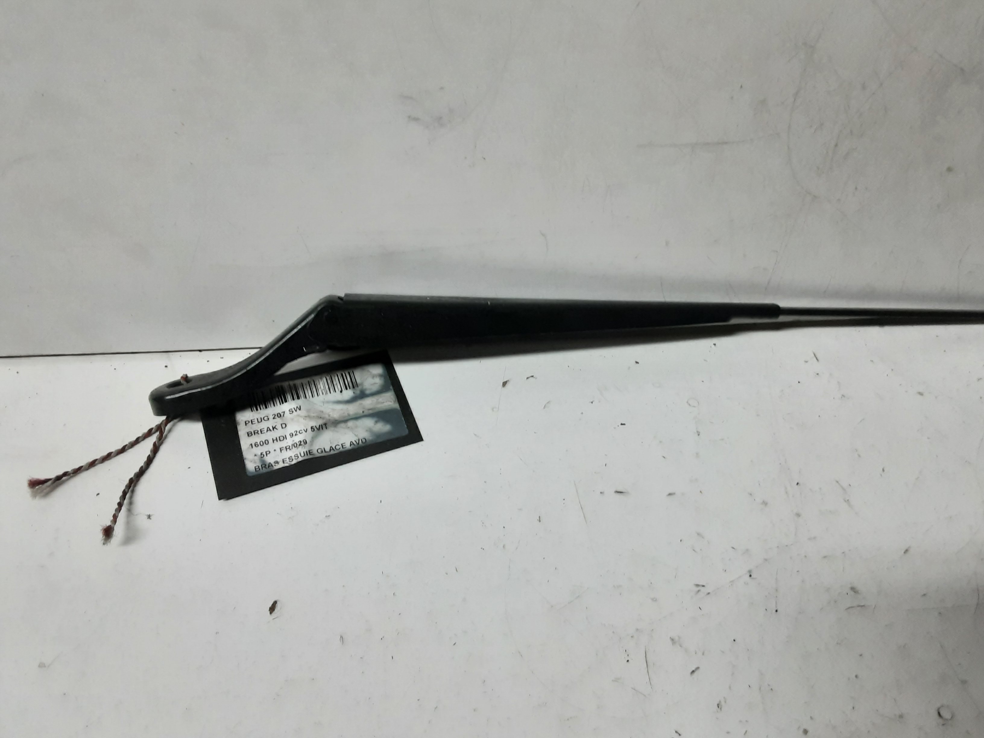 RUITENWISSERARM RECHTS VOOR Peugeot 207 2/06 &gt; 15