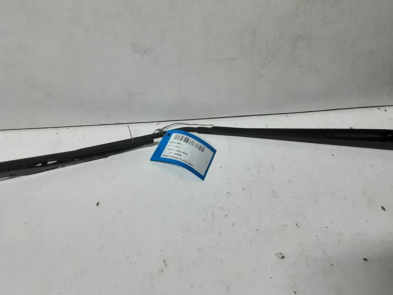 BRAS D'ESSUIE-GLACE AVANT DROIT Peugeot 206+ 09+