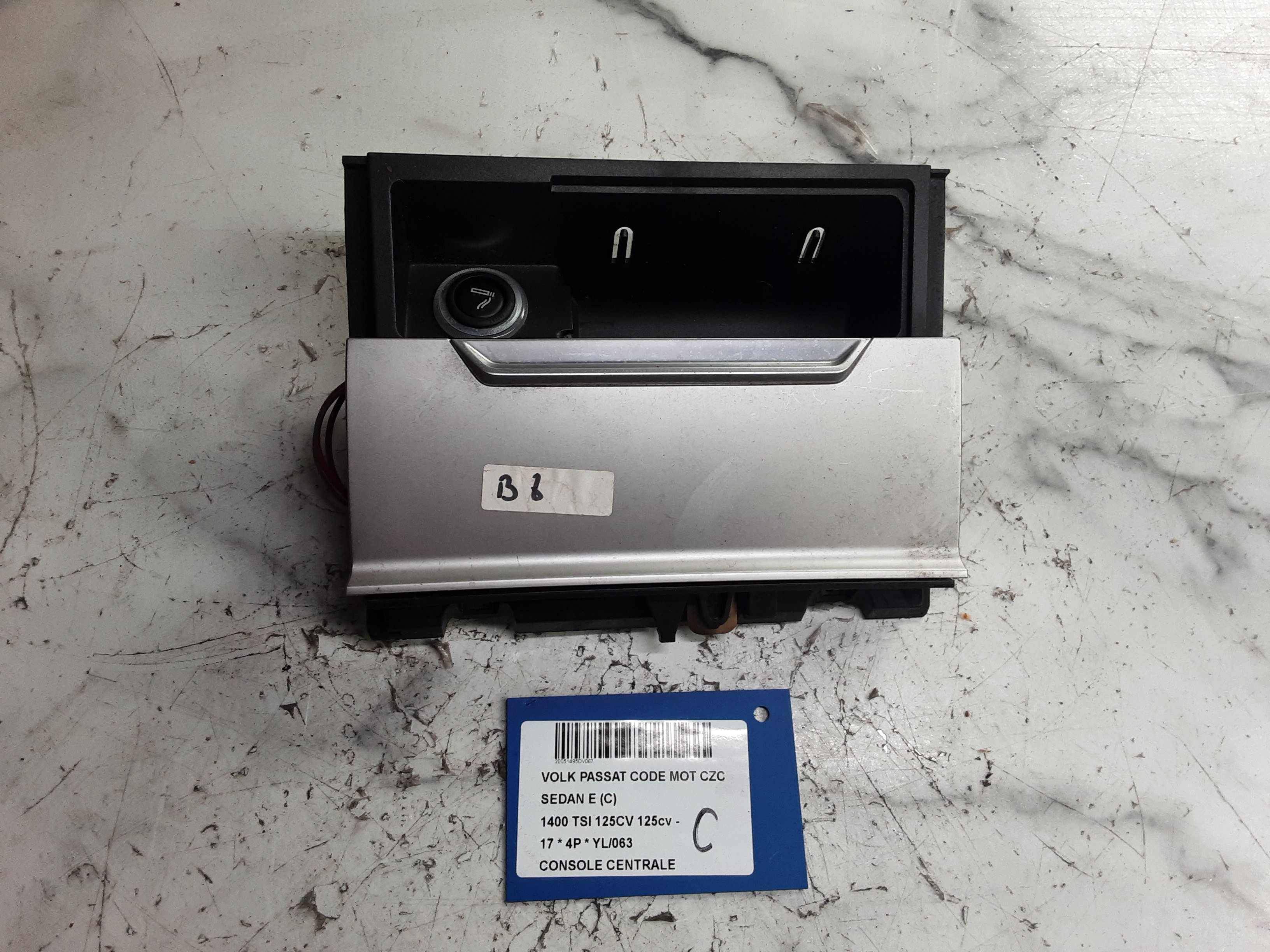CONSOLE CENTRALE Vw PASSAT 11/14 - 19