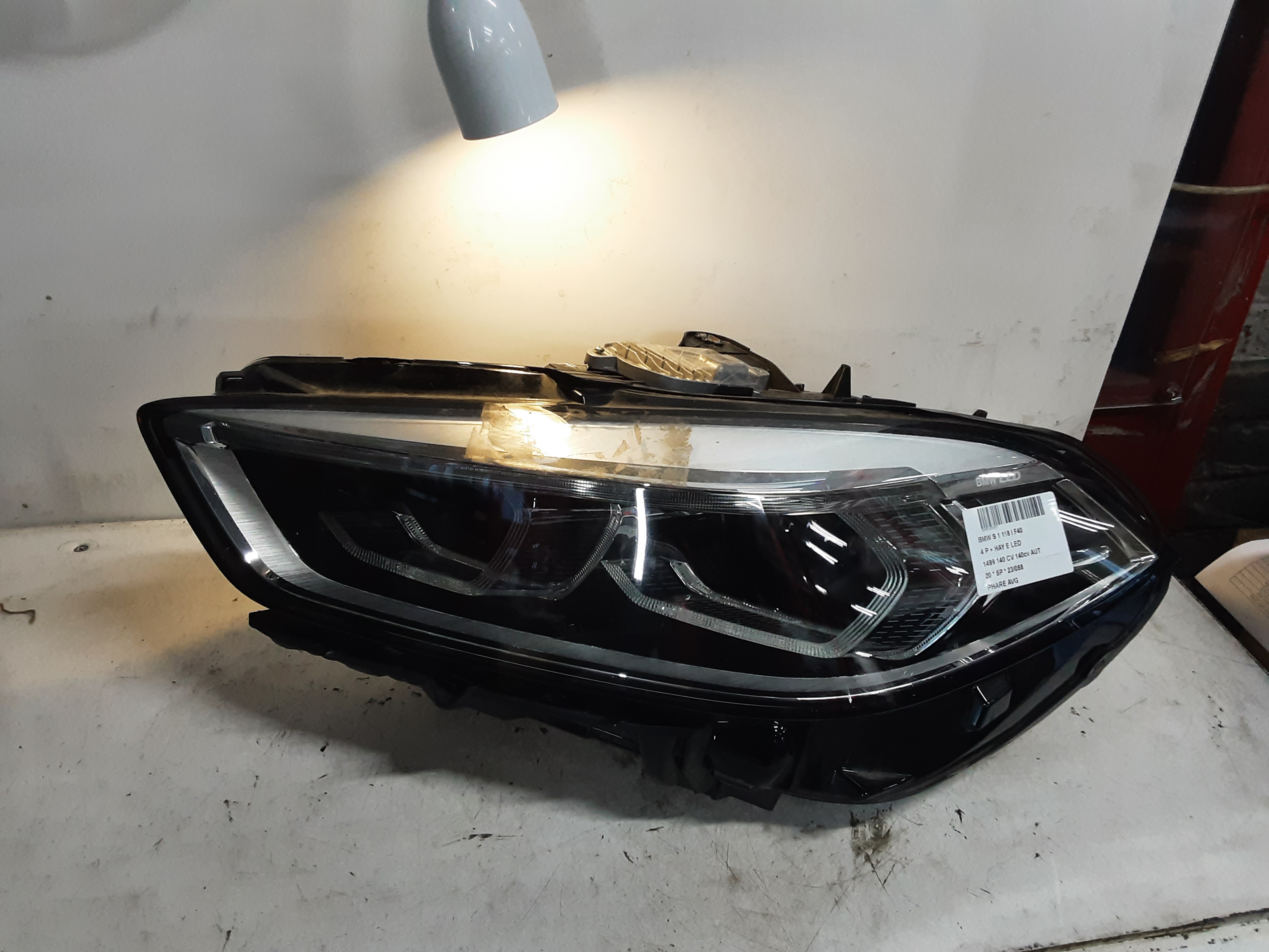 KOPLICHT VOOR LINKS Bmw 1 F40 7/19+
