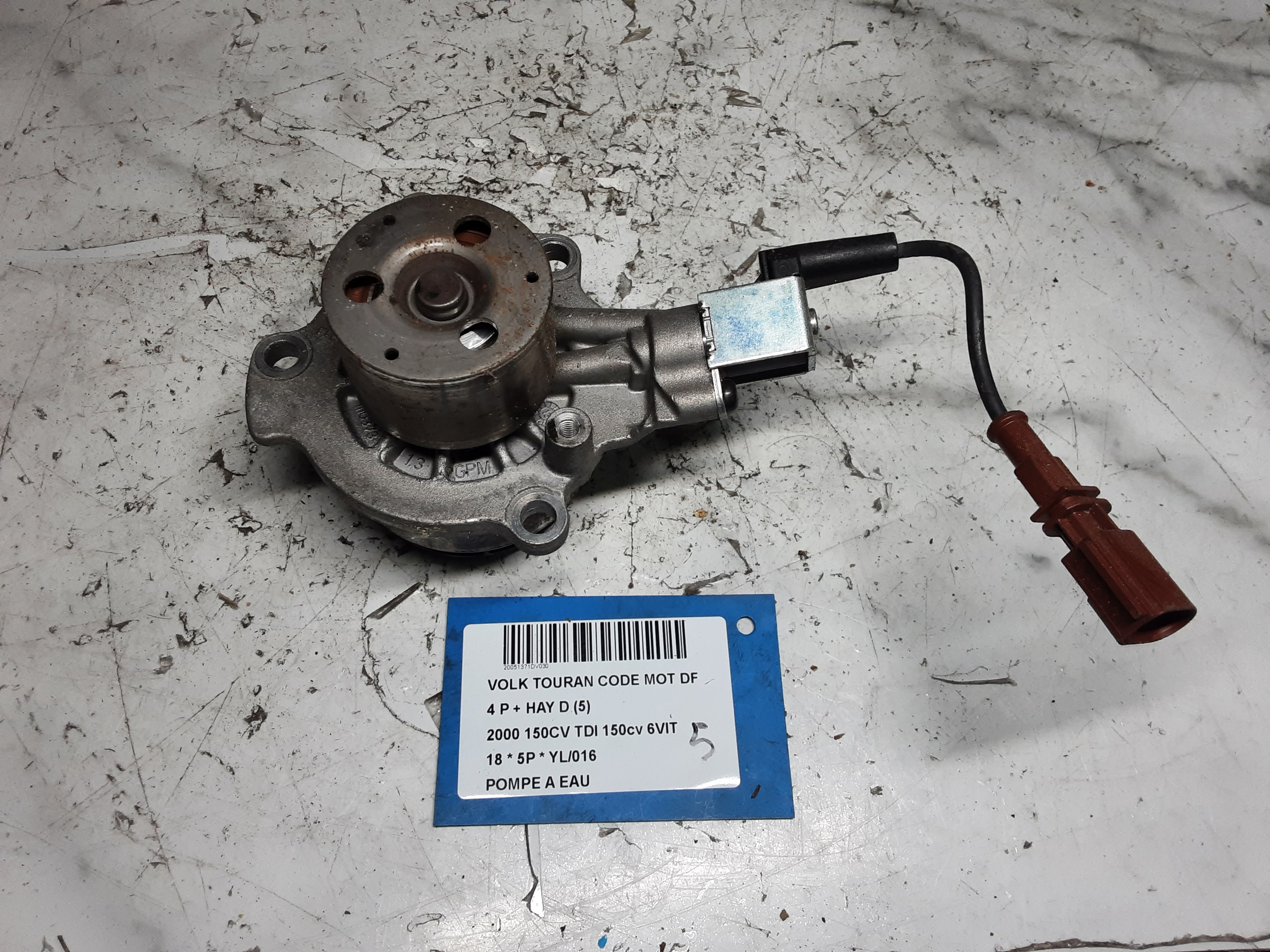 WATERPOMP Vw TOURAN 09/15+