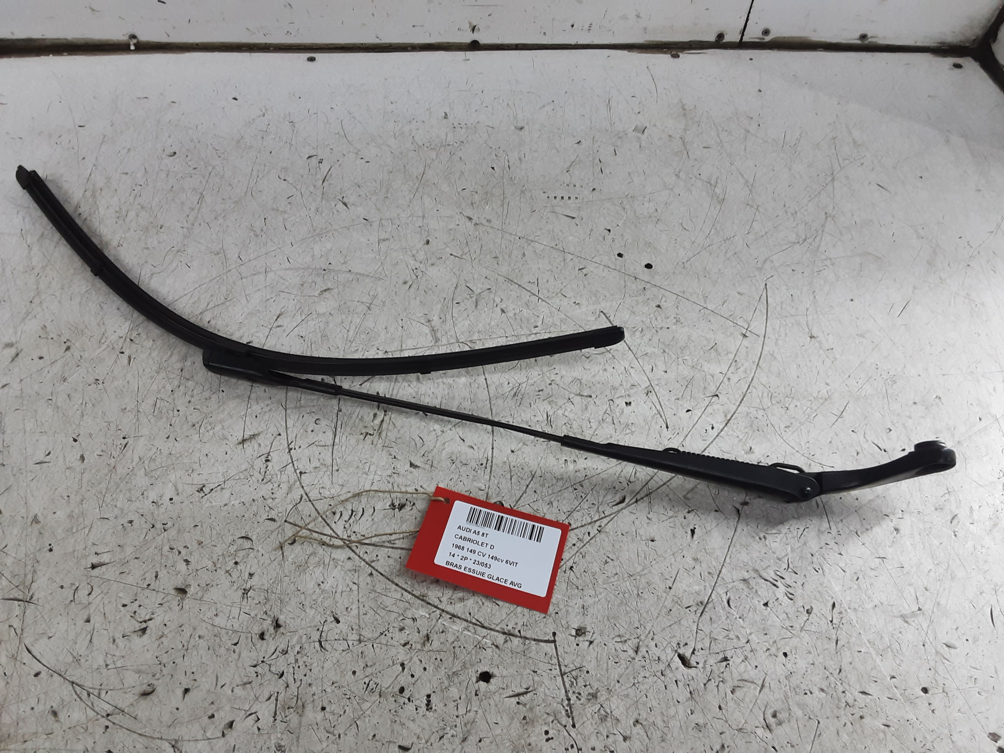 RUITENWISSERARM LINKS VOOR Audi A5 CABRIO 8/11 - 12/16
