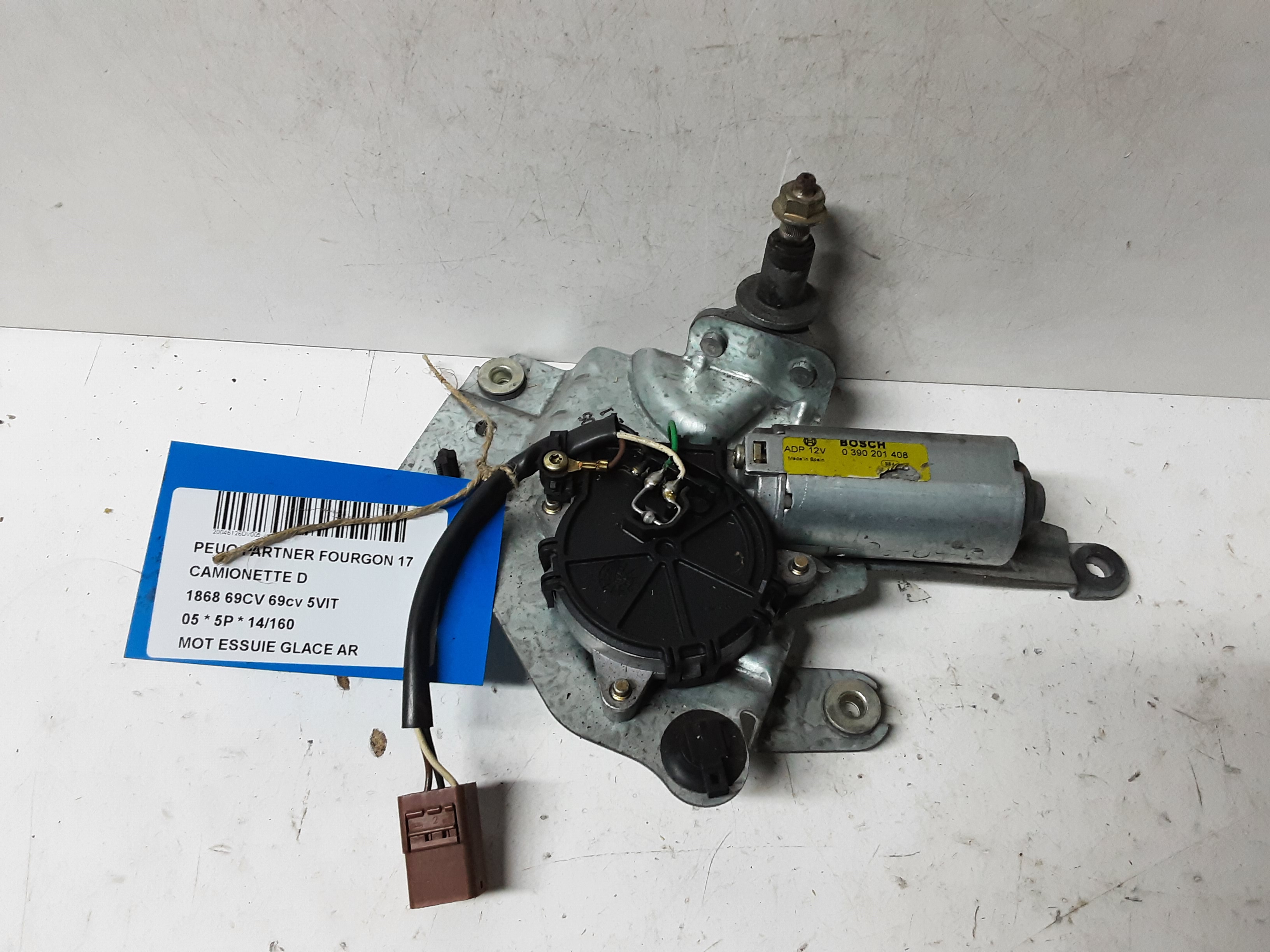 MOTEUR D&#039;ESSUIE-GLACE ARRIERE Peugeot PARTNER - 09