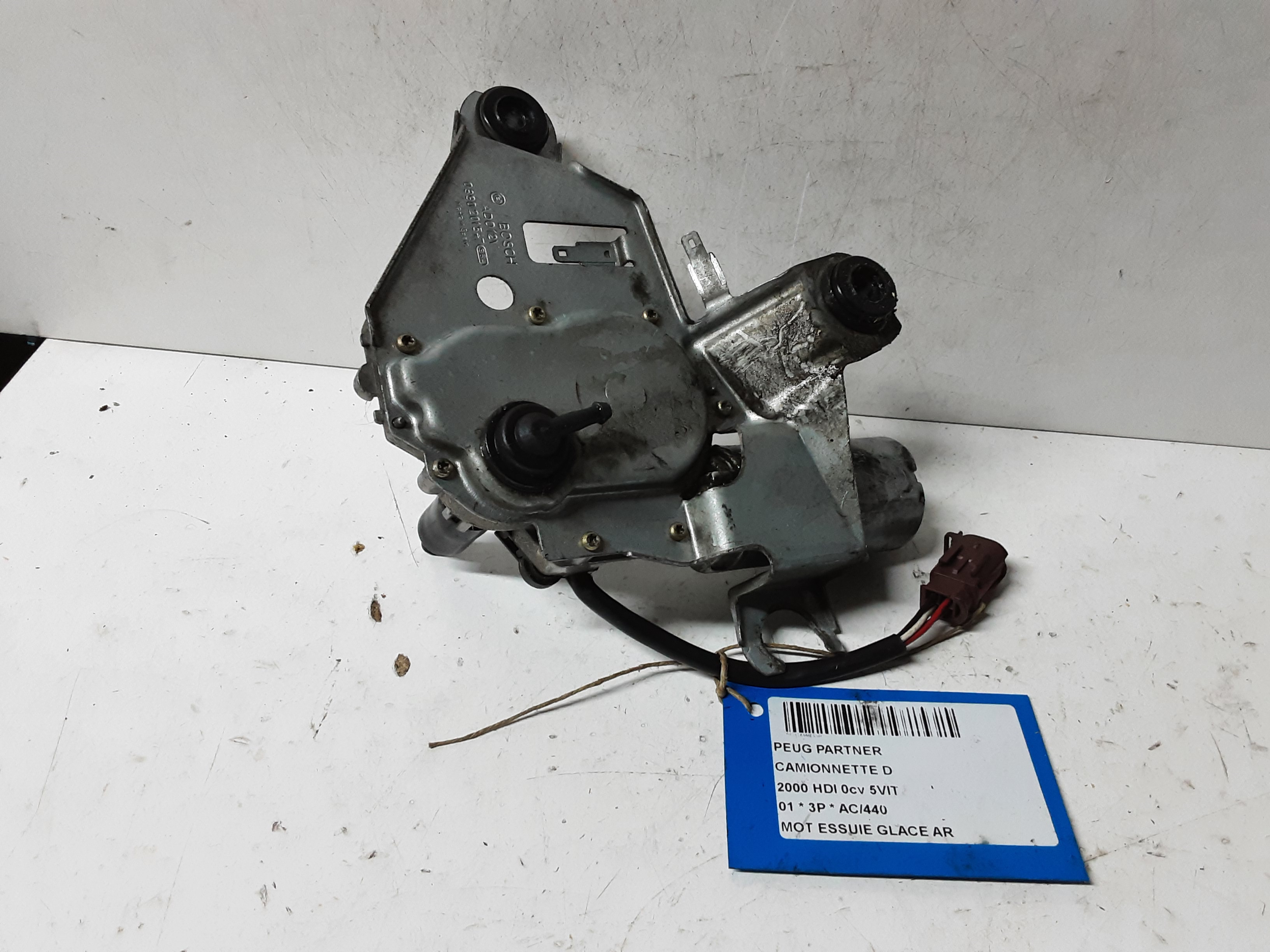 MOTEUR D&#039;ESSUIE-GLACE ARRIERE Peugeot PARTNER - 09