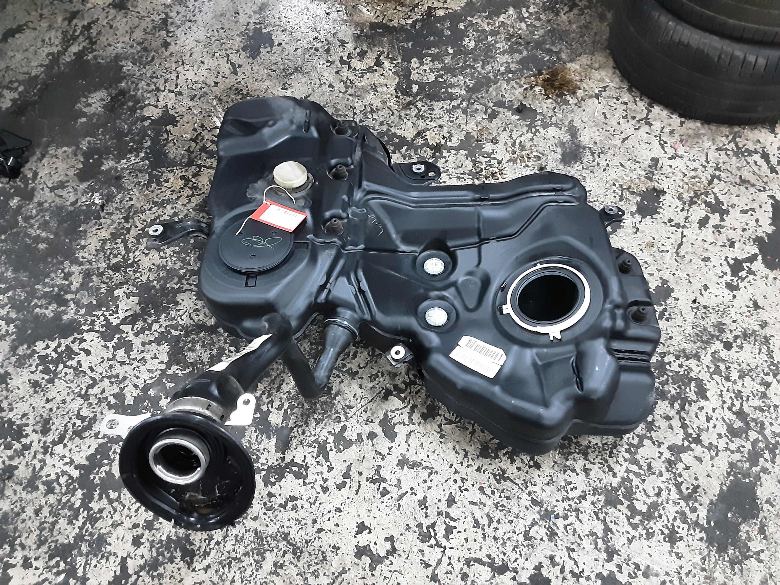 BRANDSTOFTANK DIELES Audi A5 CABRIO 8/11 - 12/16
