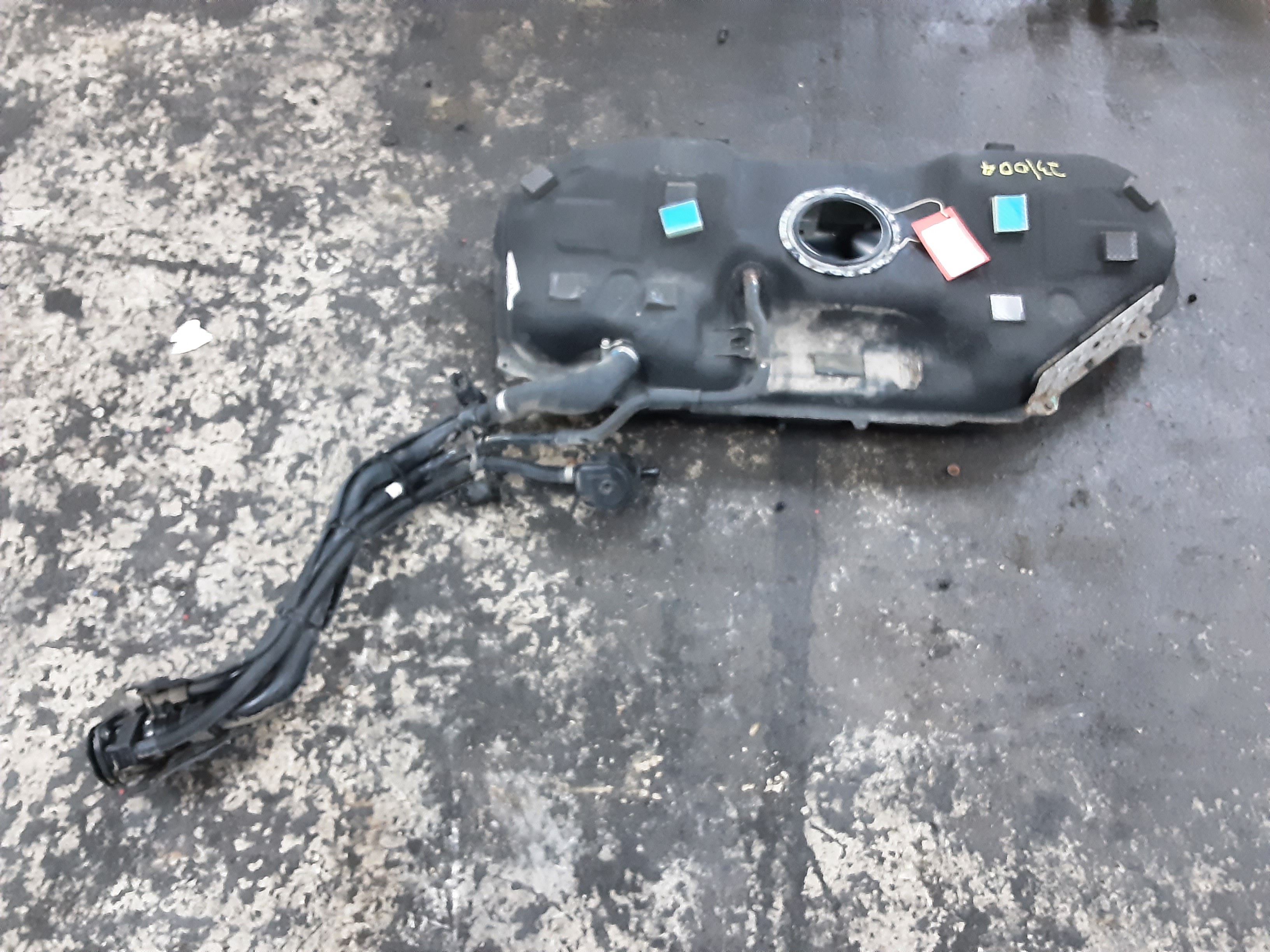 BRANDSTOFTANK BENZINE Kia RIO 01/17+