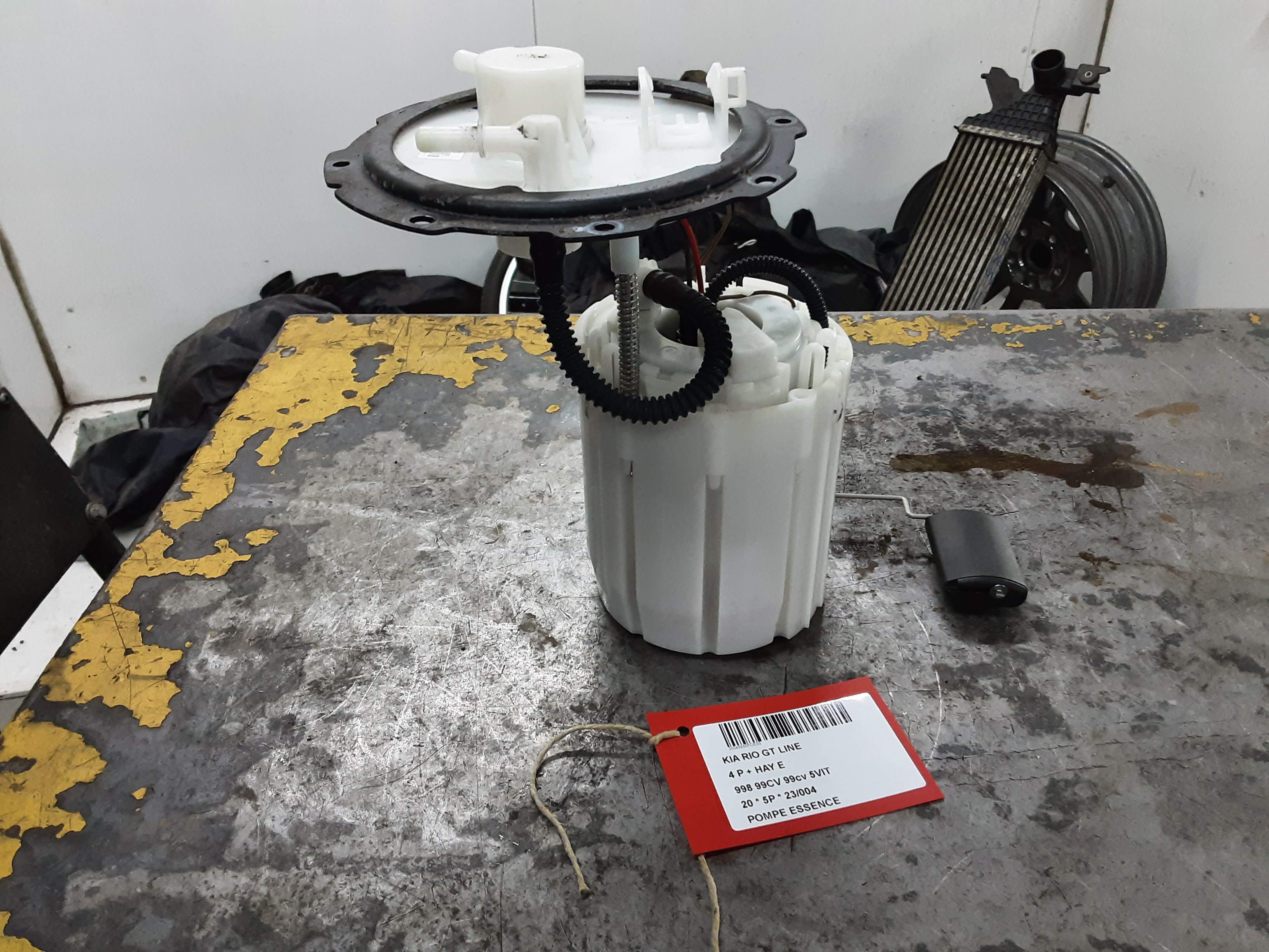 BENZINE POMP Kia RIO 01/17+