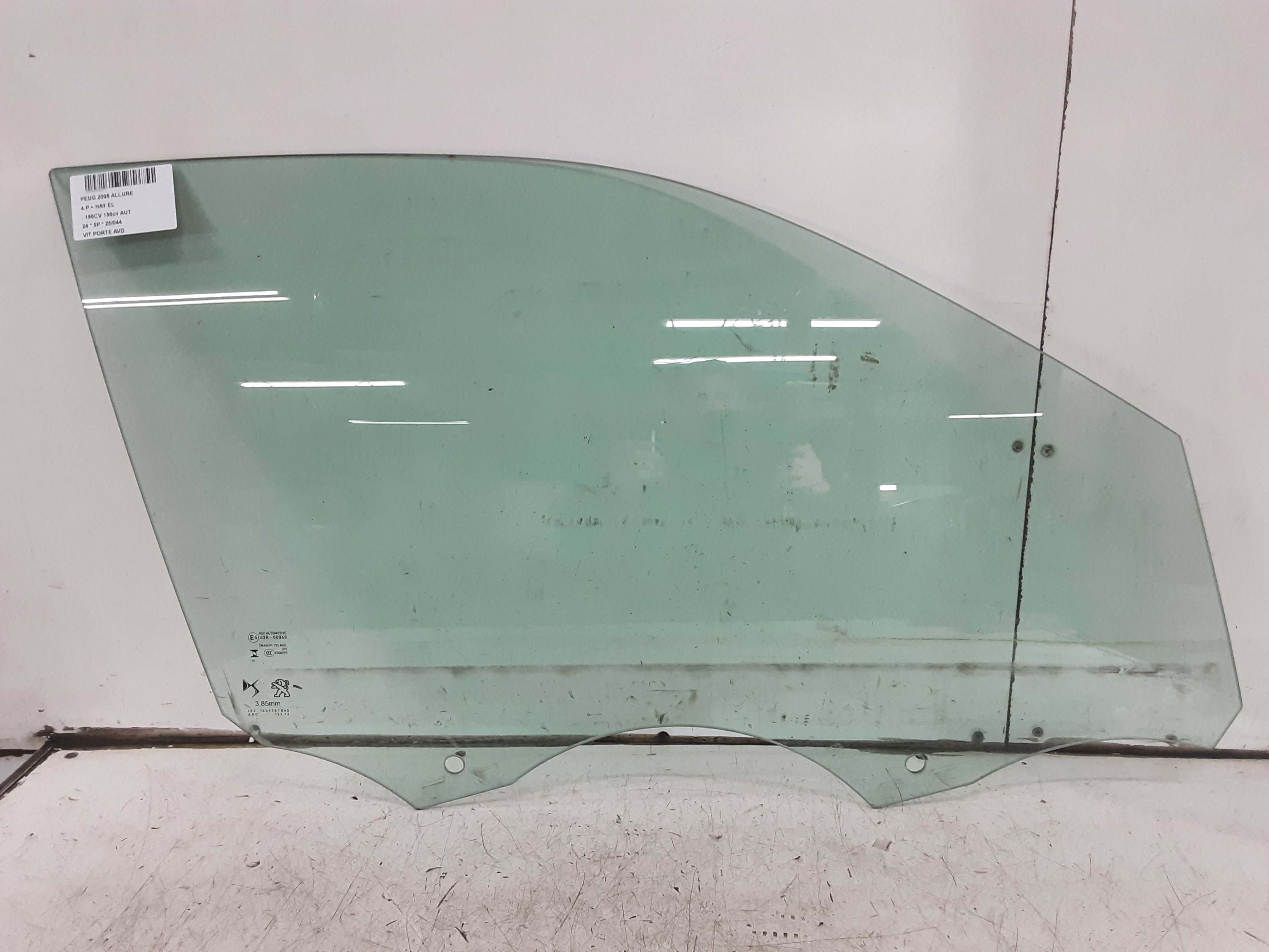 VITRE DE PORTE AVANT DROITE Peugeot 2008 (2) FaceLift 5/23+