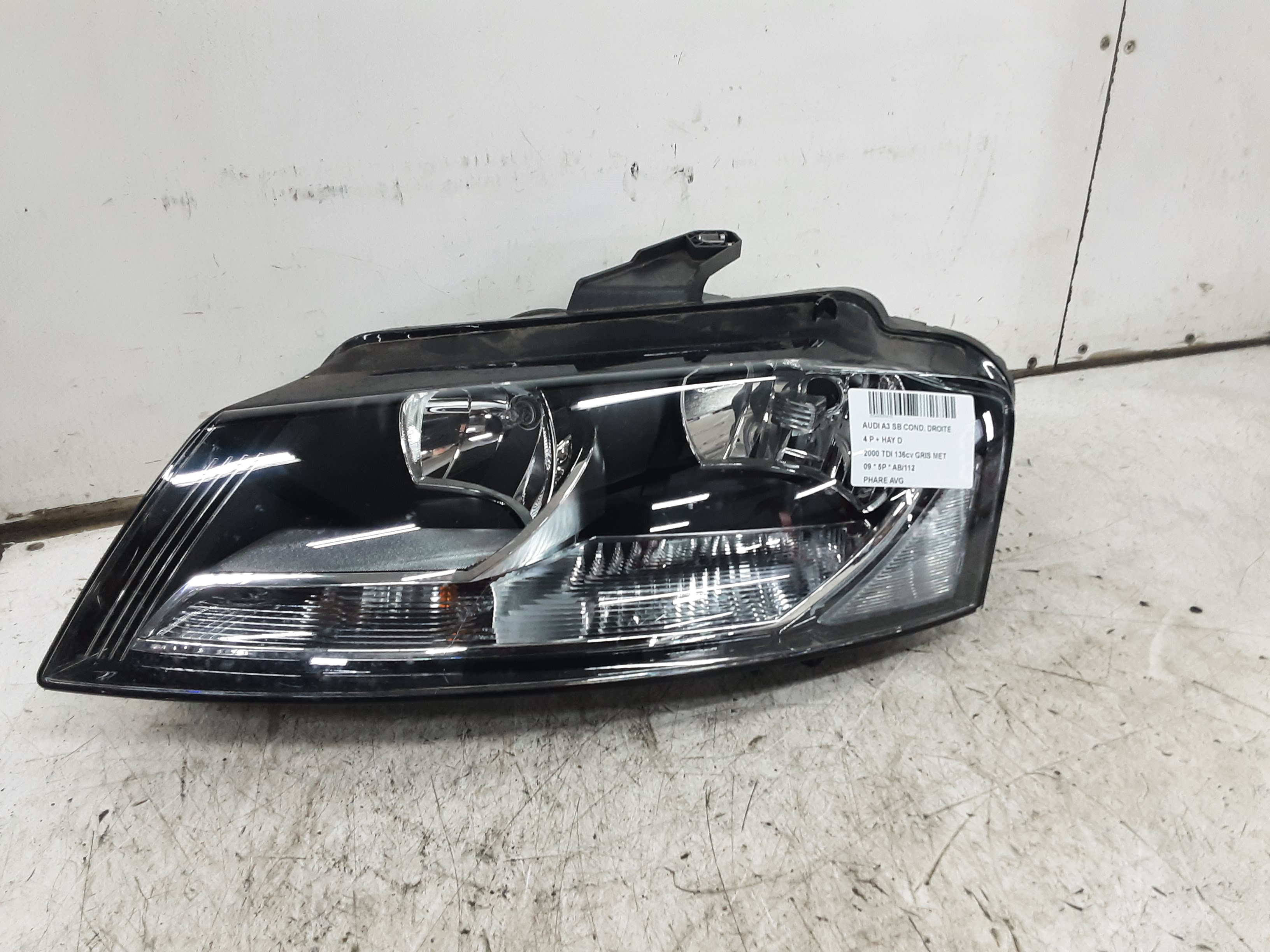 PHARE AVANT GAUCHE Audi A3 8/08 - 12