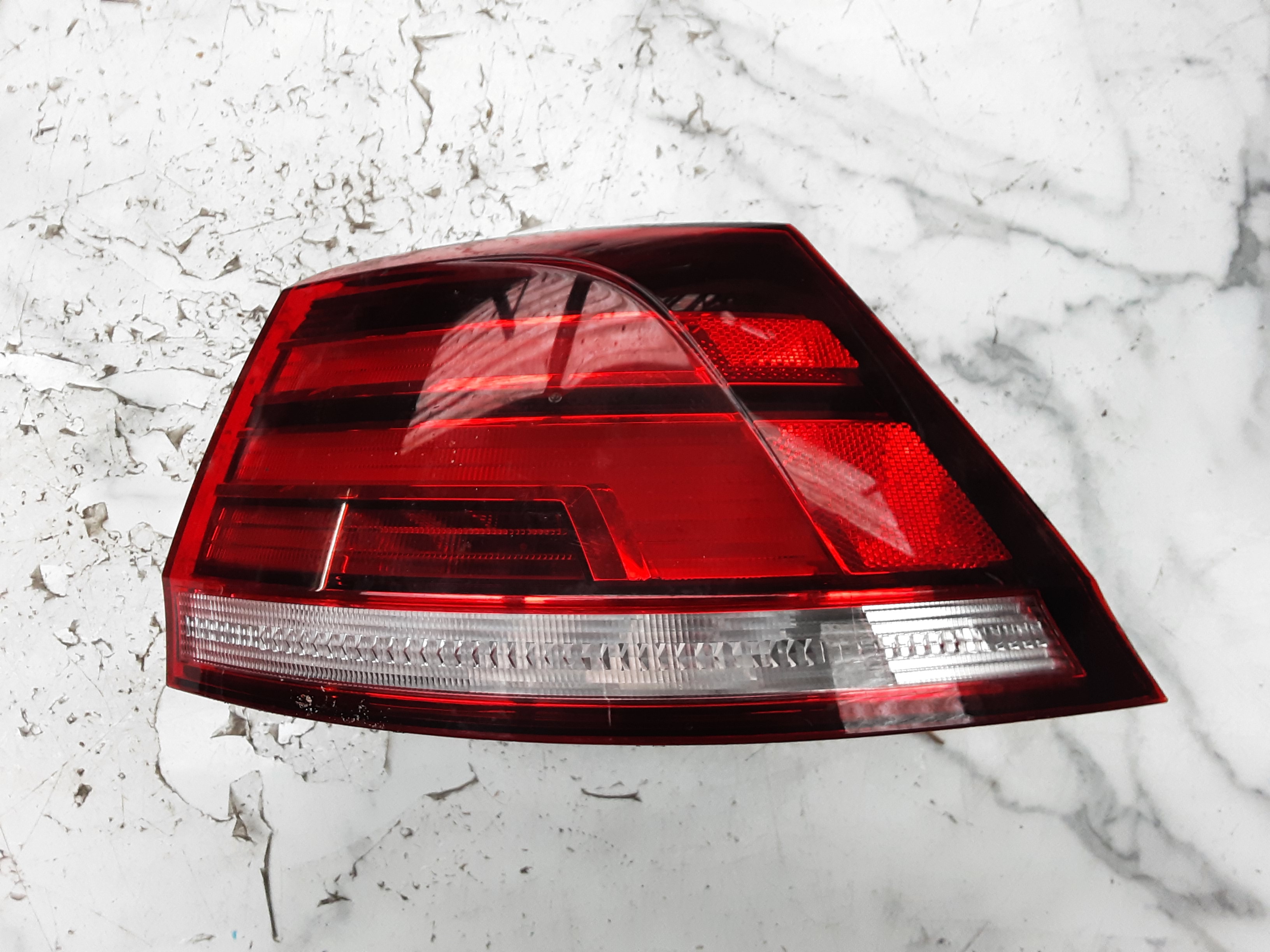 FEU ARRIERE DROIT Vw GOLF VII 11/12 - 17