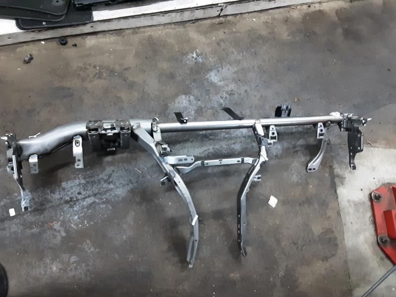 RENFORT DE TABLEAU DE BORD Vw TIGUAN (4) 9/23+