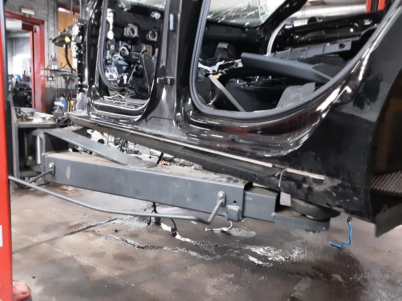 DREMPEL LINKS Audi A4 09/19 - 25