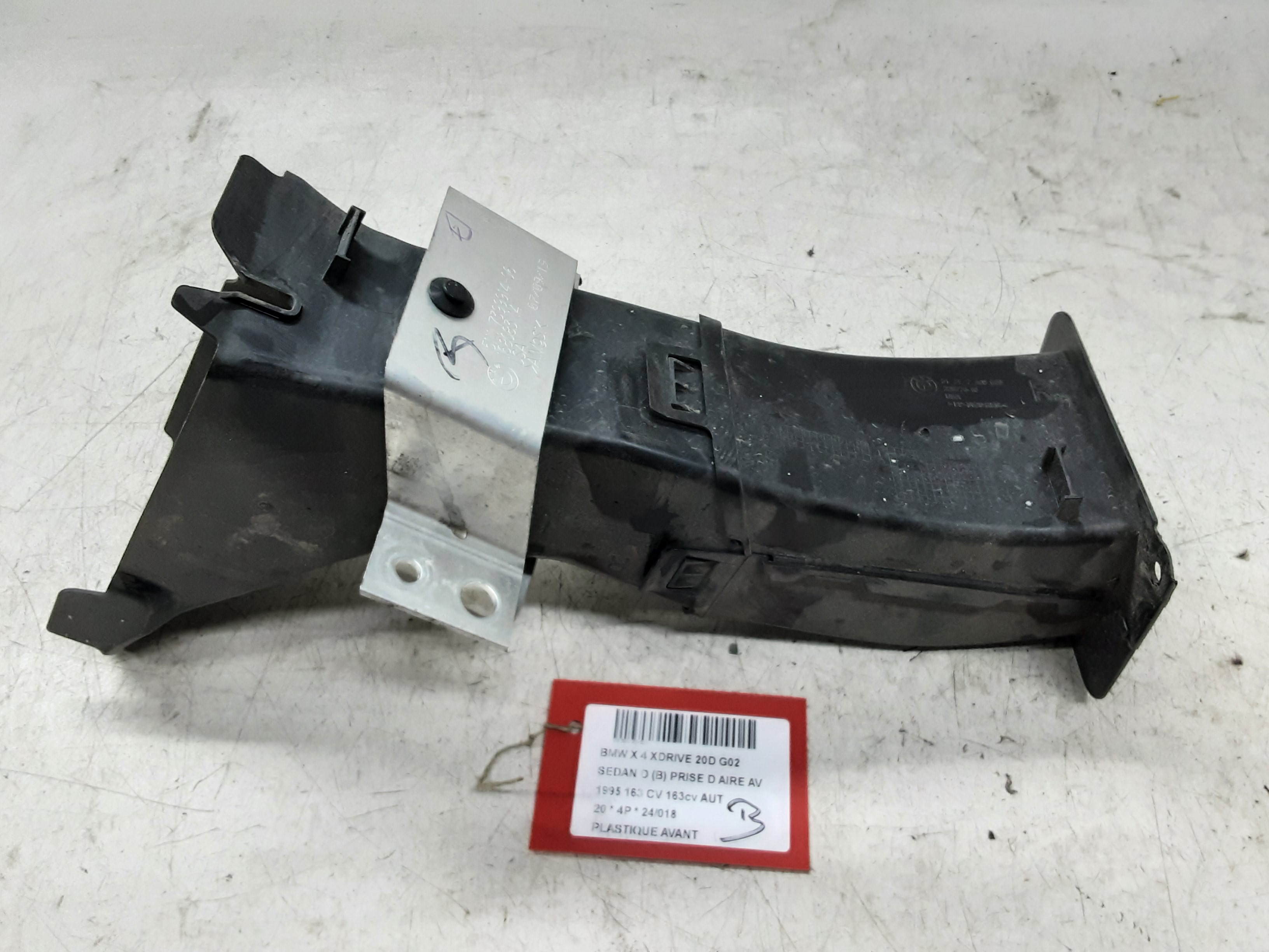 VORDERSEITE AUS KUNSTSTOFF