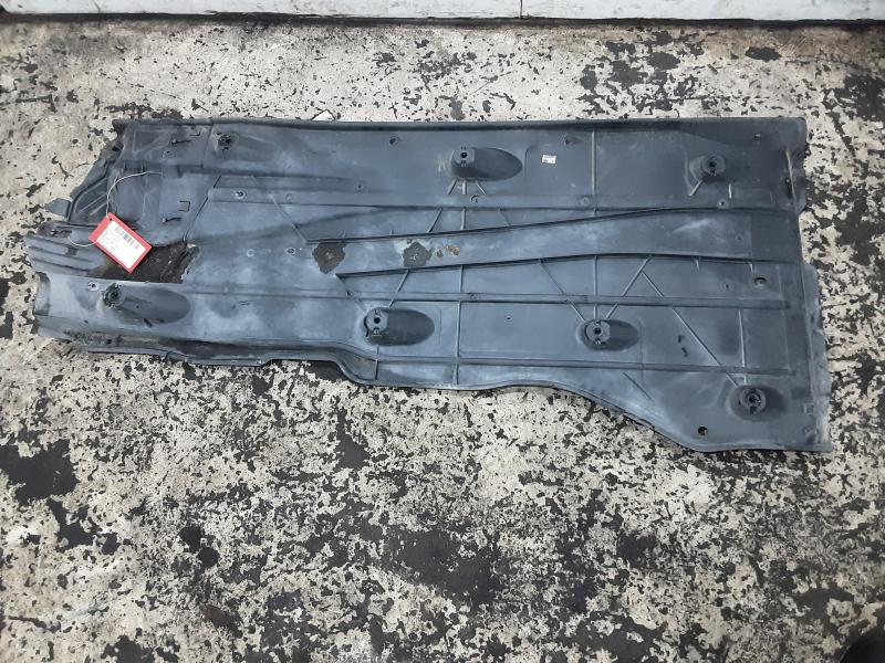 PLASTIEKE BESCHERMPLAAT ONDER AUTO RECHTS Vw T-ROC 10/17 - 4/22