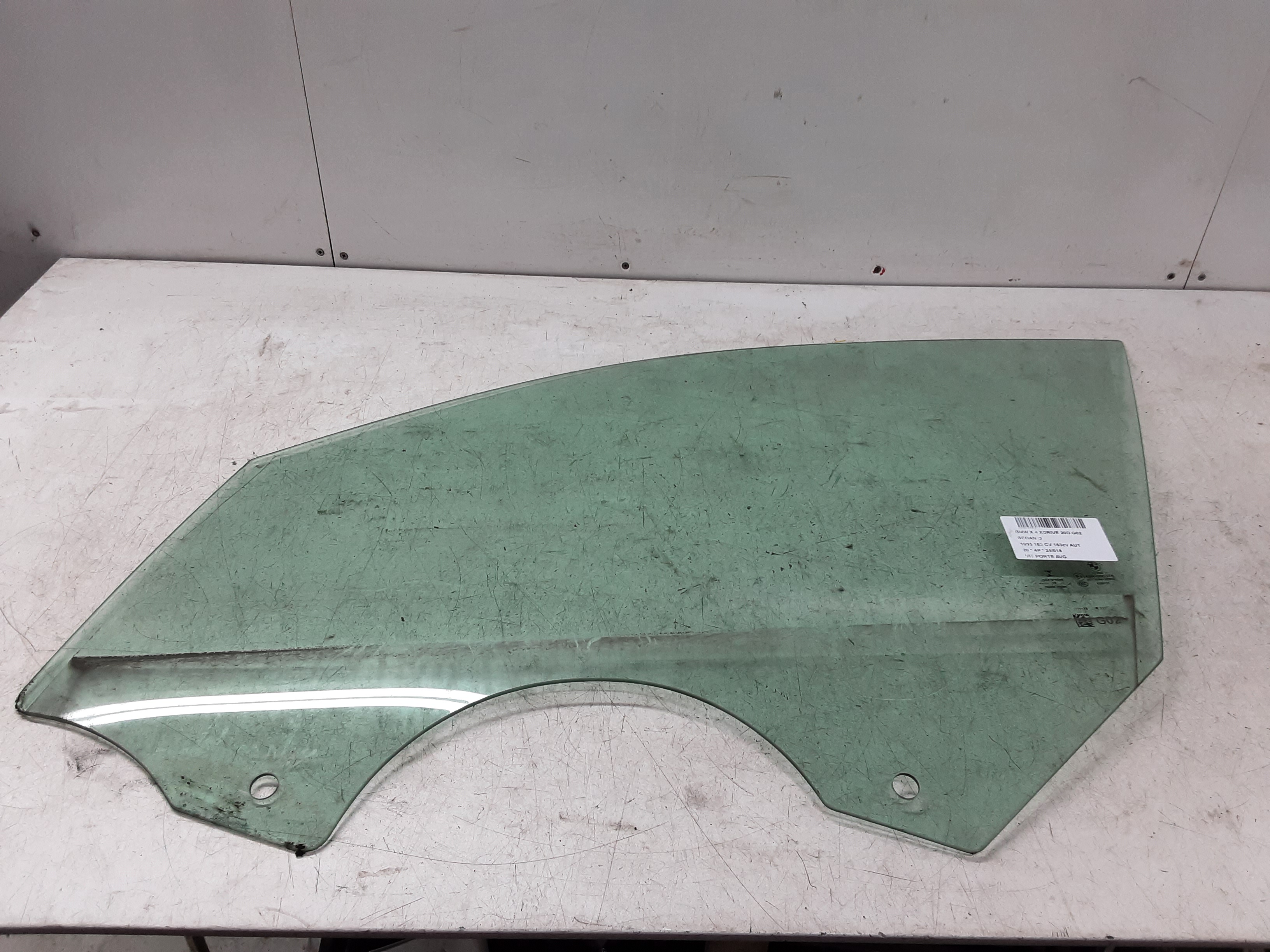 VITRE DE PORTE AVANT GAUCHE