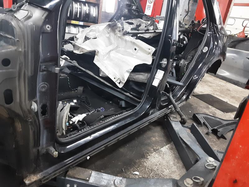 DREMPEL LINKS Vw T-ROC 10/17 - 4/22