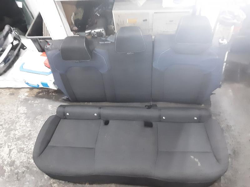 SITZ HINTEN Dacia DUSTER 1/24+