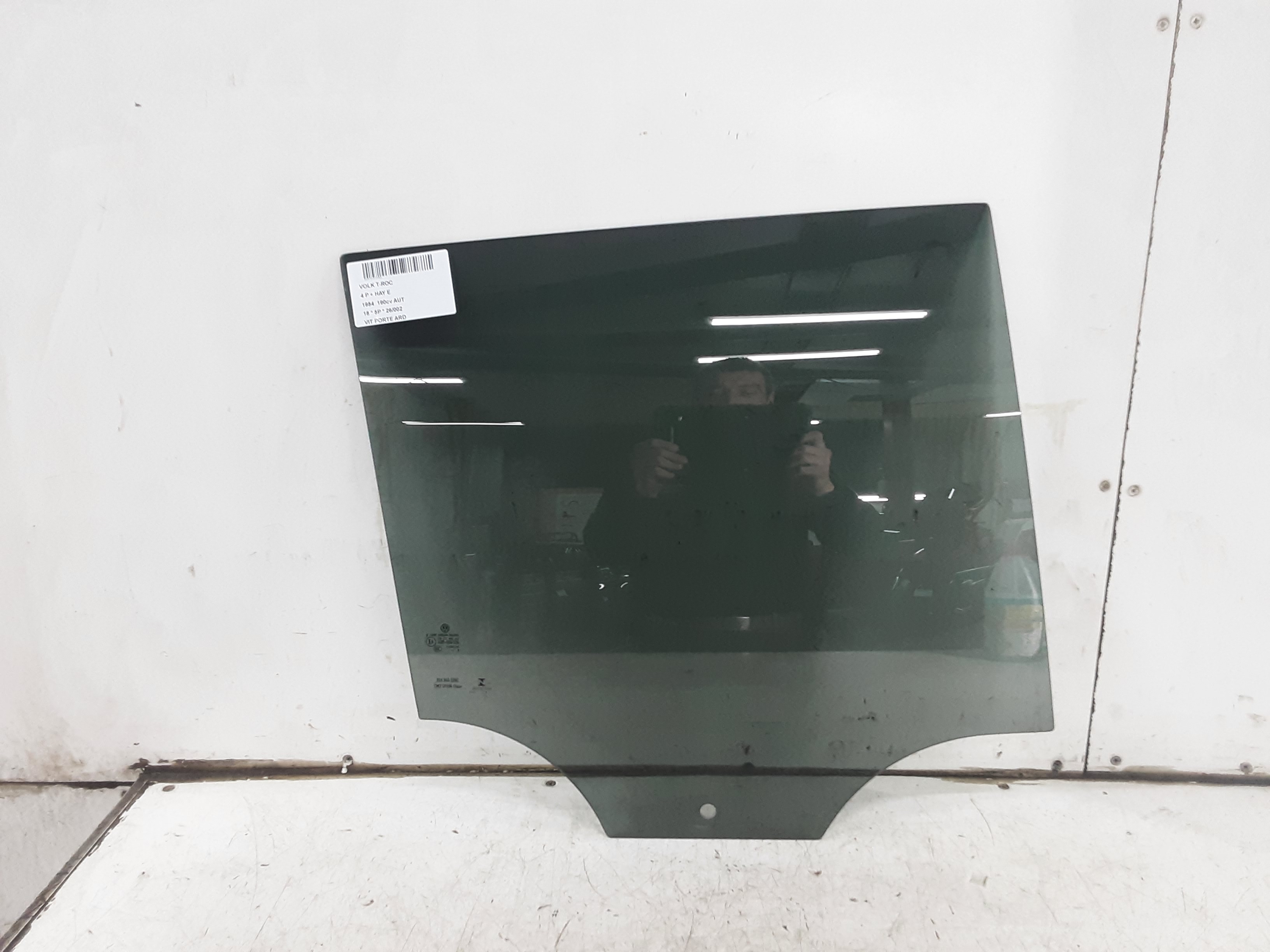 RIGHT REAR DOOR WINDOW Vw T-ROC 10/17 - 4/22
