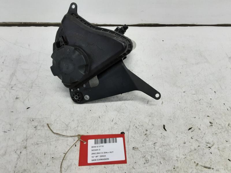 EXPANSIERESERVOIR Bmw 5 F10/F11 03/10 - 17