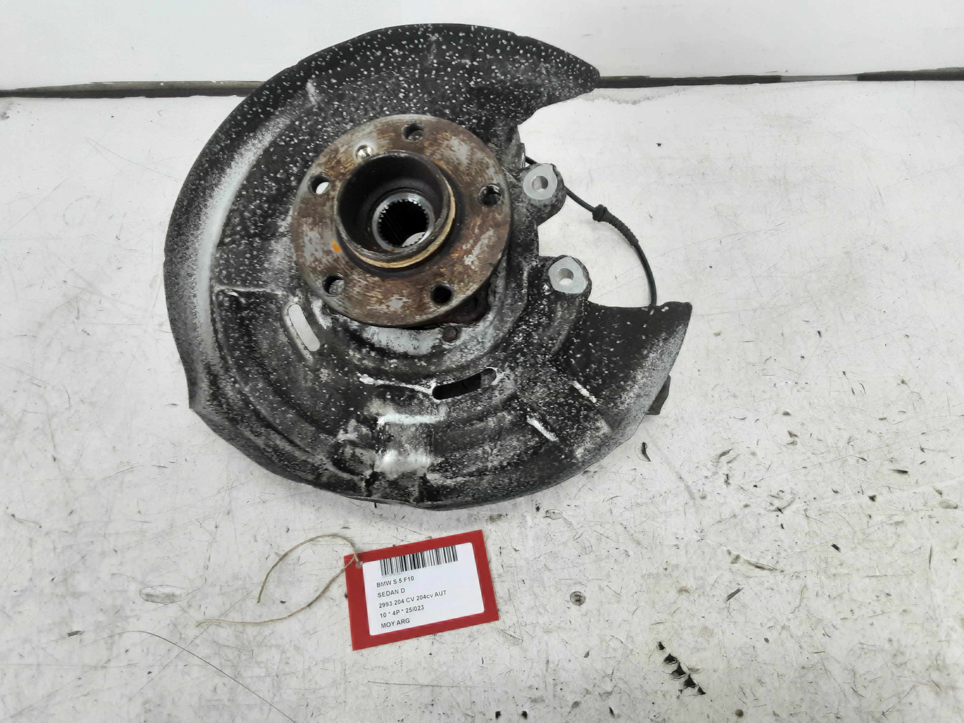 REAR HUB LEFT