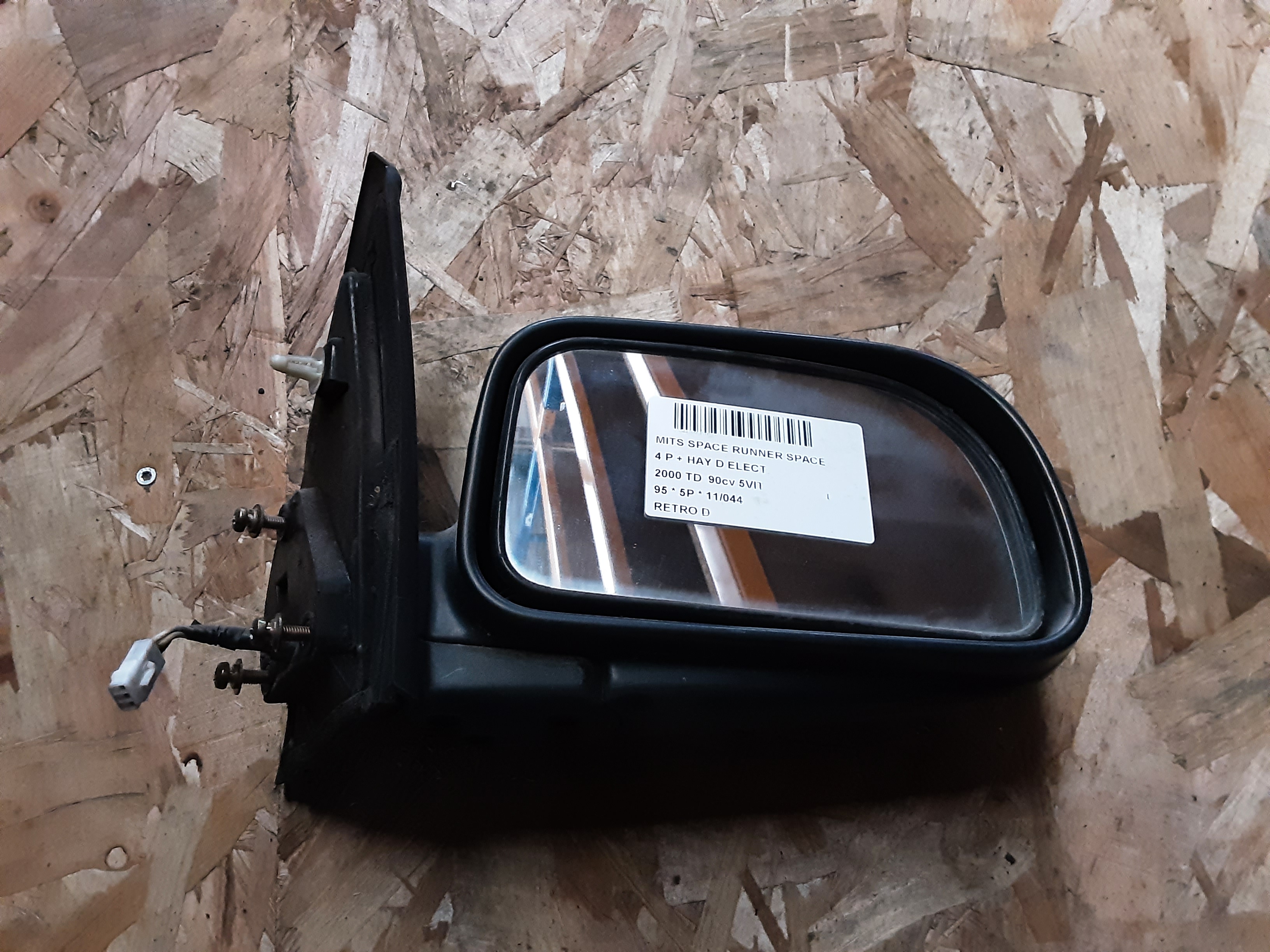 BUITENSPIEGEL RECHTS Mitsubishi SPACE RUNNER