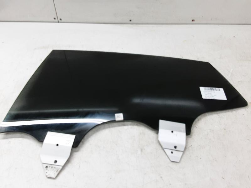 RUIT ACHTER LINKS Porsche TAYCAN 4S