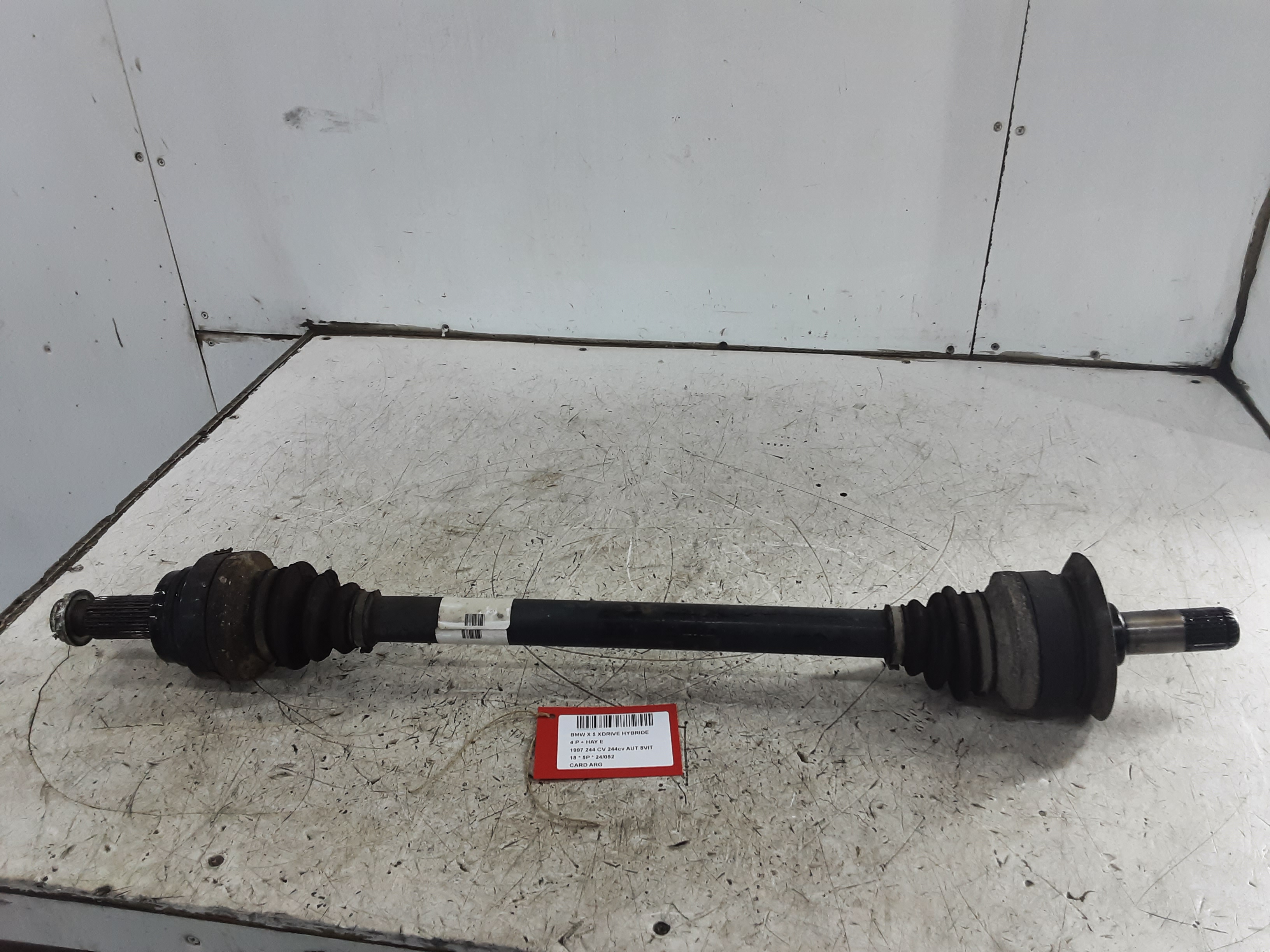 AANDRIJFAS ACHTER LINKS