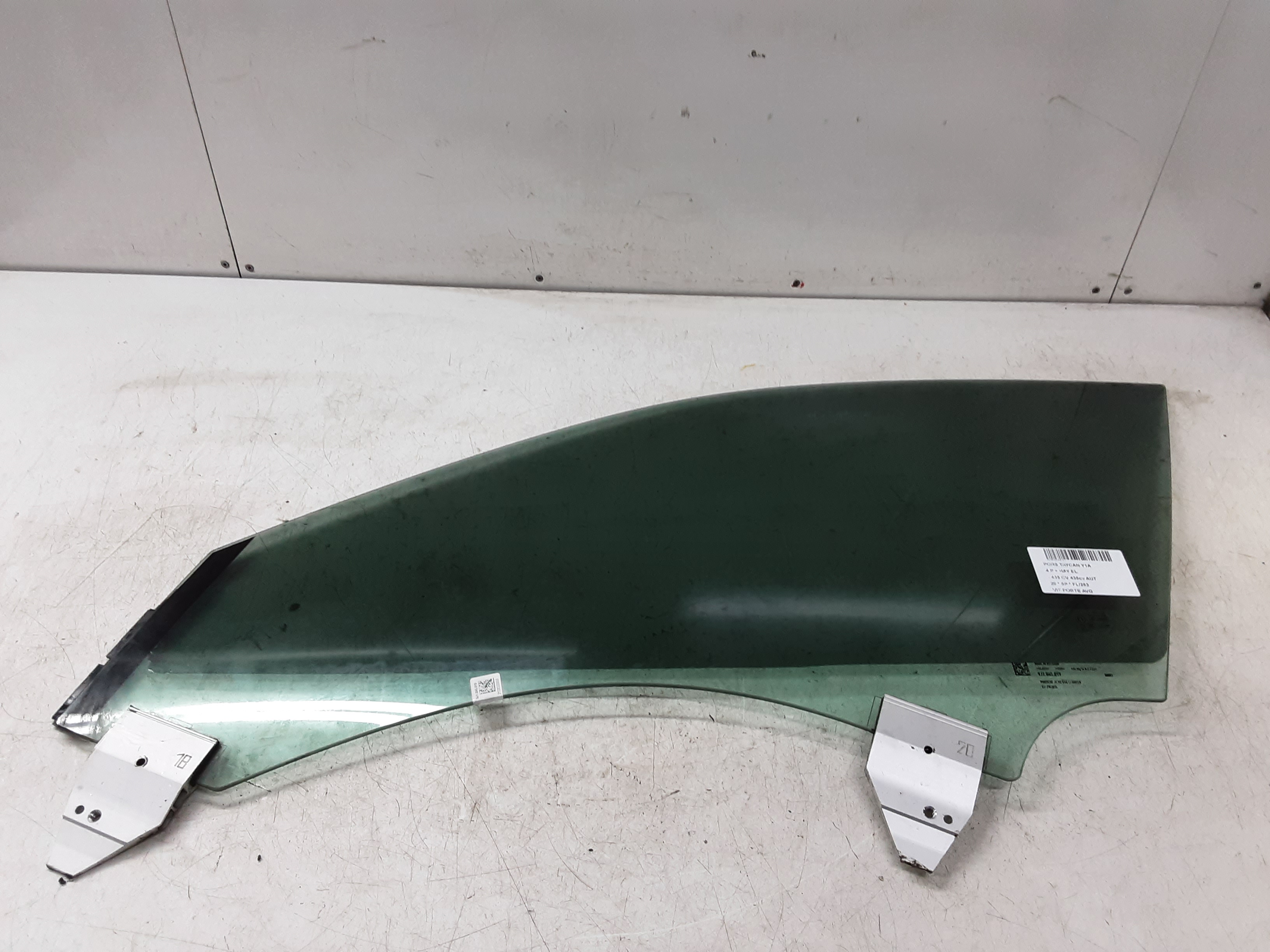 VITRE DE PORTE AVANT GAUCHE