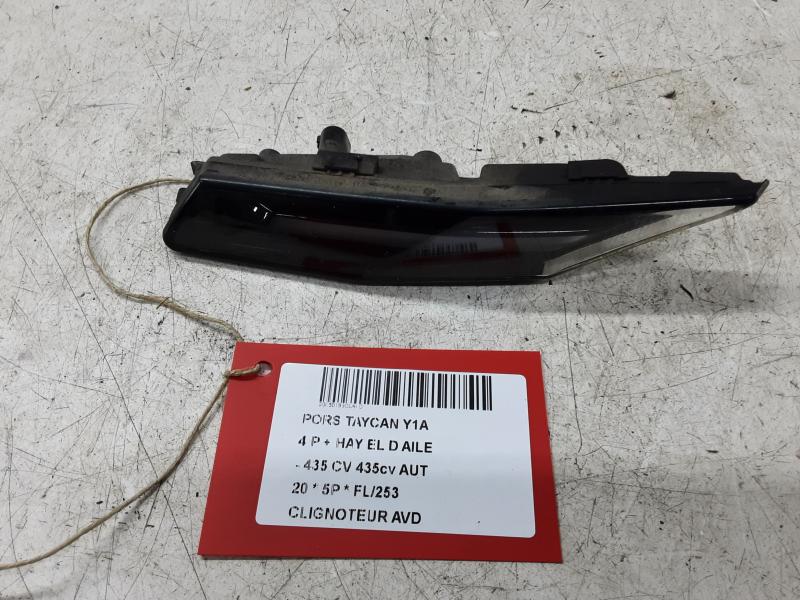 CLIGNOTEUR AVANT DROIT Porsche TAYCAN 4S