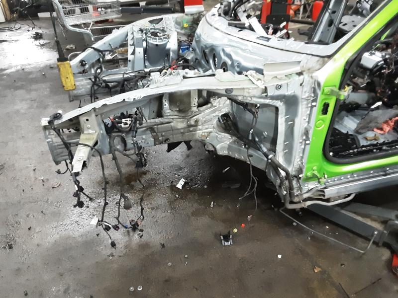 BINNENSPATBORD VOOR LINKS Porsche TAYCAN 4S