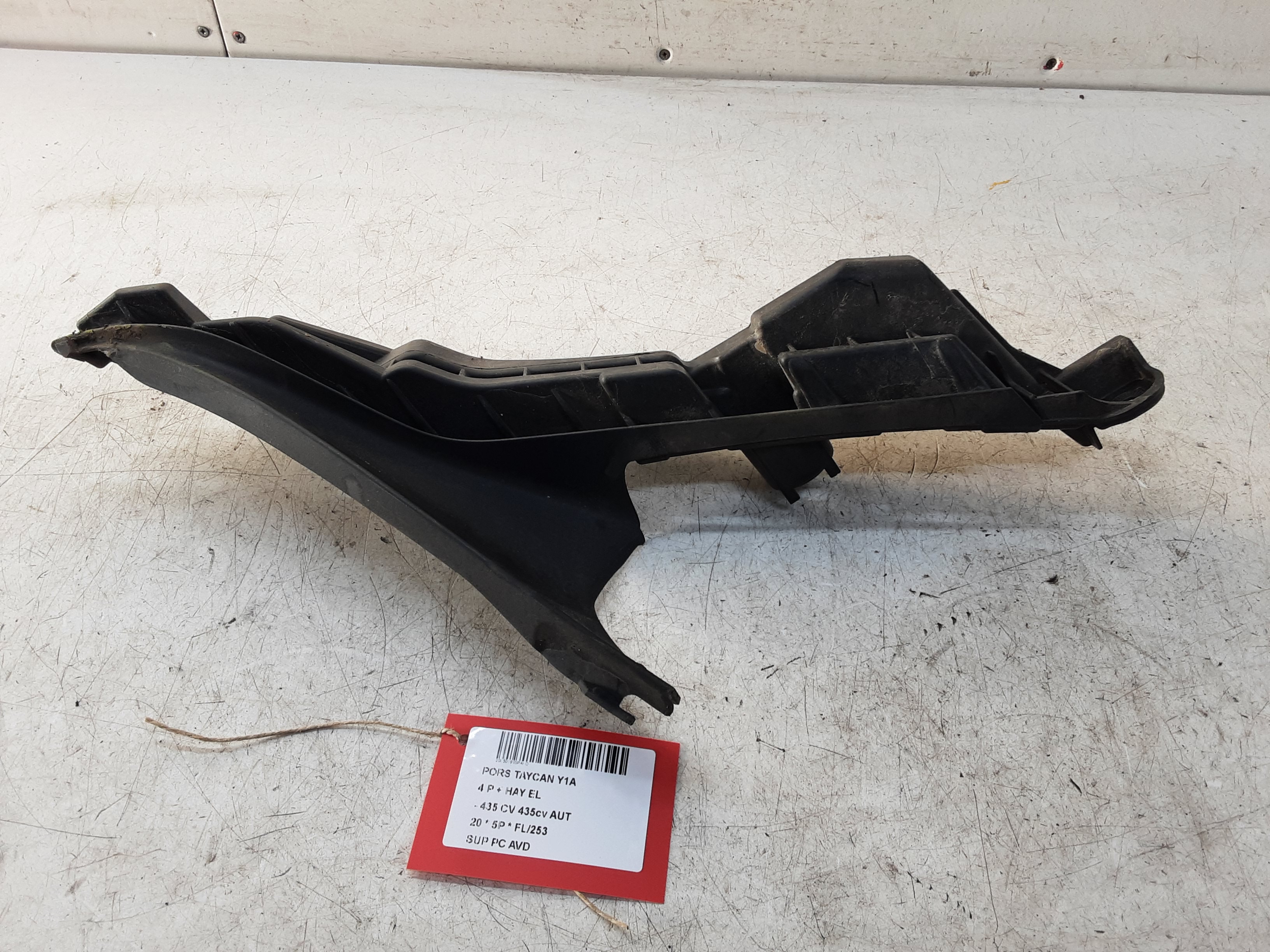 SUPPORT DE PARE-CHOCS AVANT DROIT