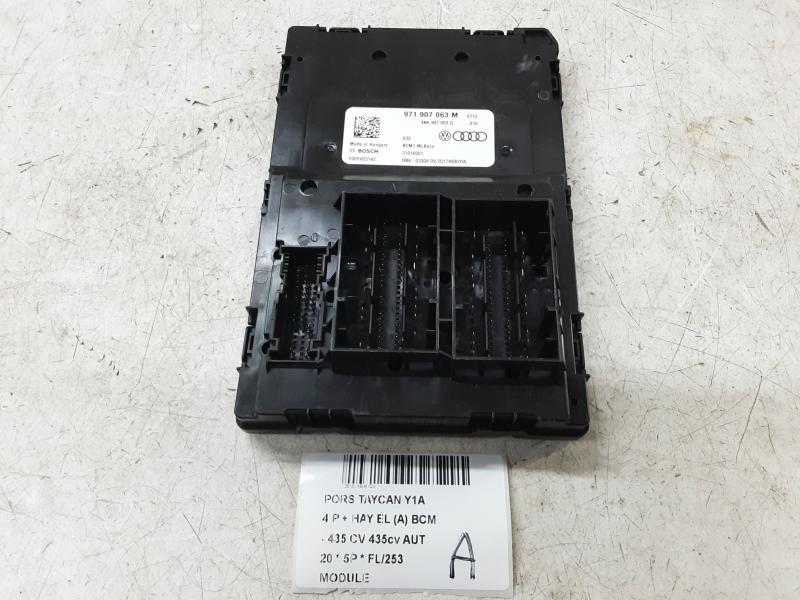 MODUL Porsche TAYCAN 4S