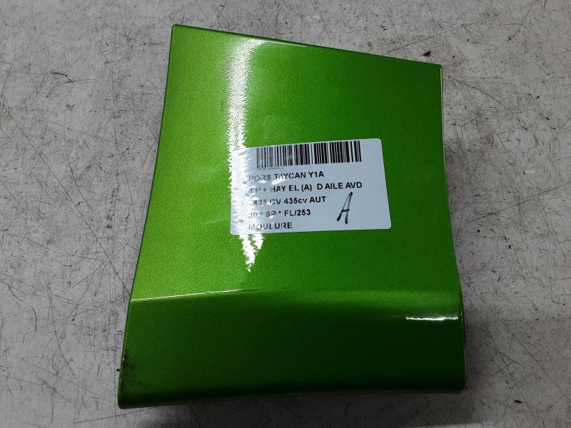 MOULURE Porsche TAYCAN 4S