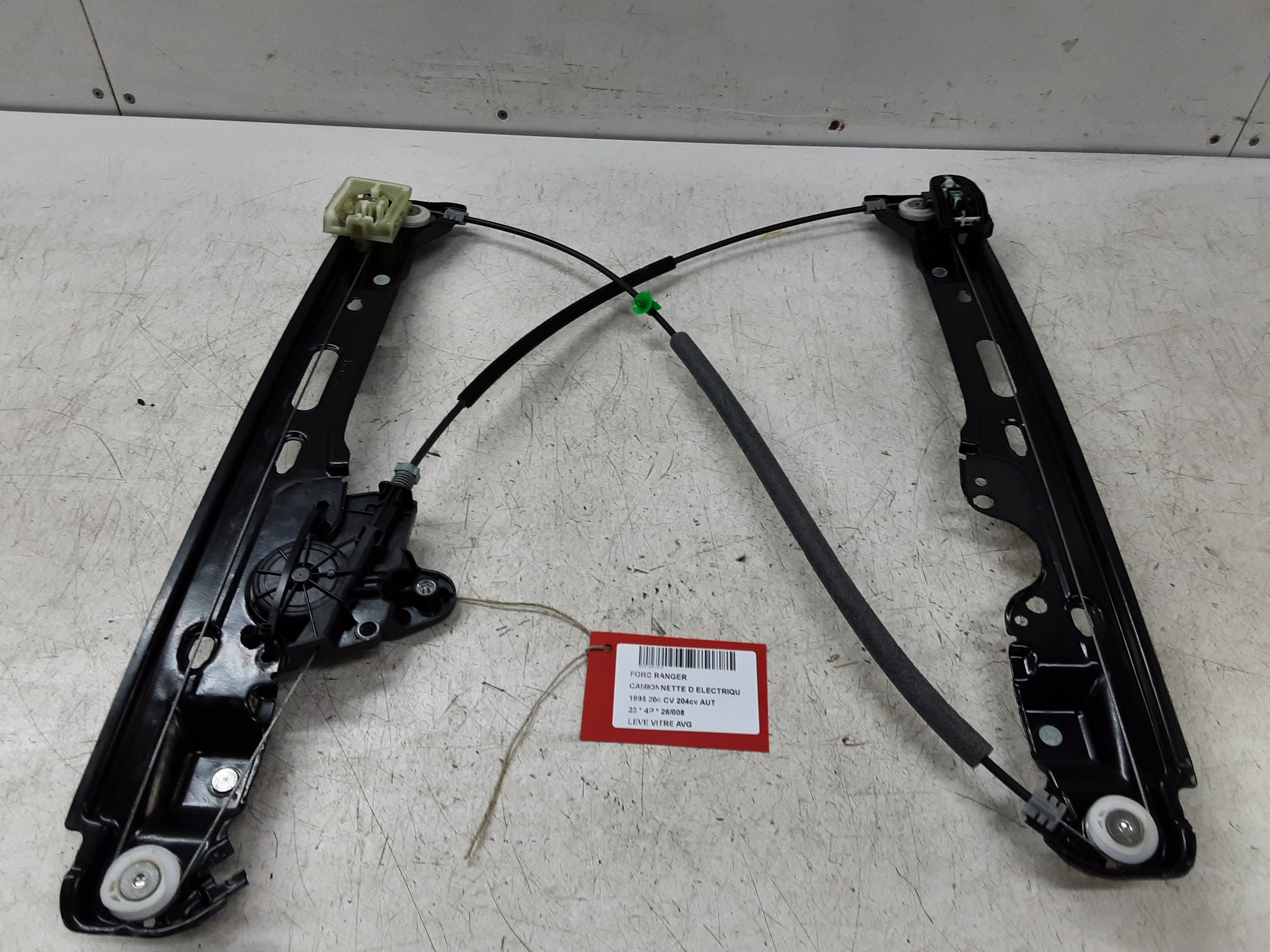 FENSTERMECHANIK TÜRIG LINKS VORNE