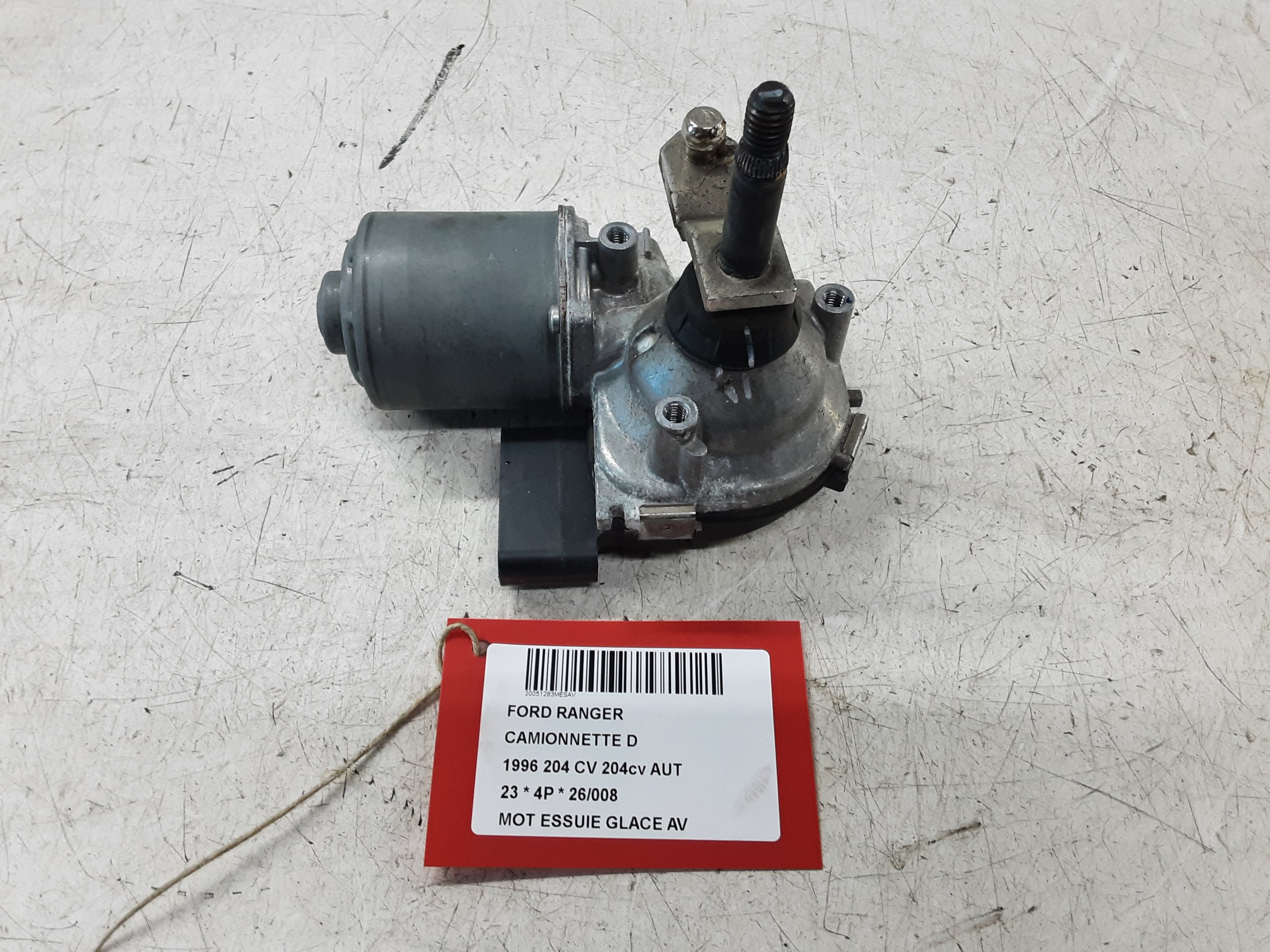 MOTEUR D'ESSUIE-GLACE AVANT