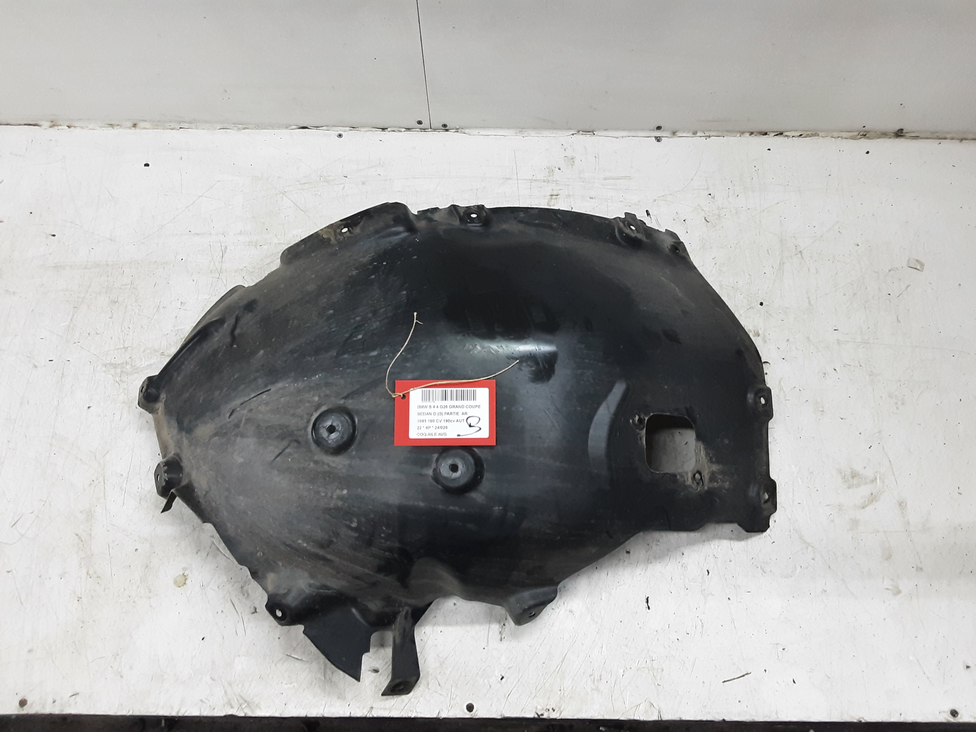 COQUILLE D'AILE AVANT GAUCHE