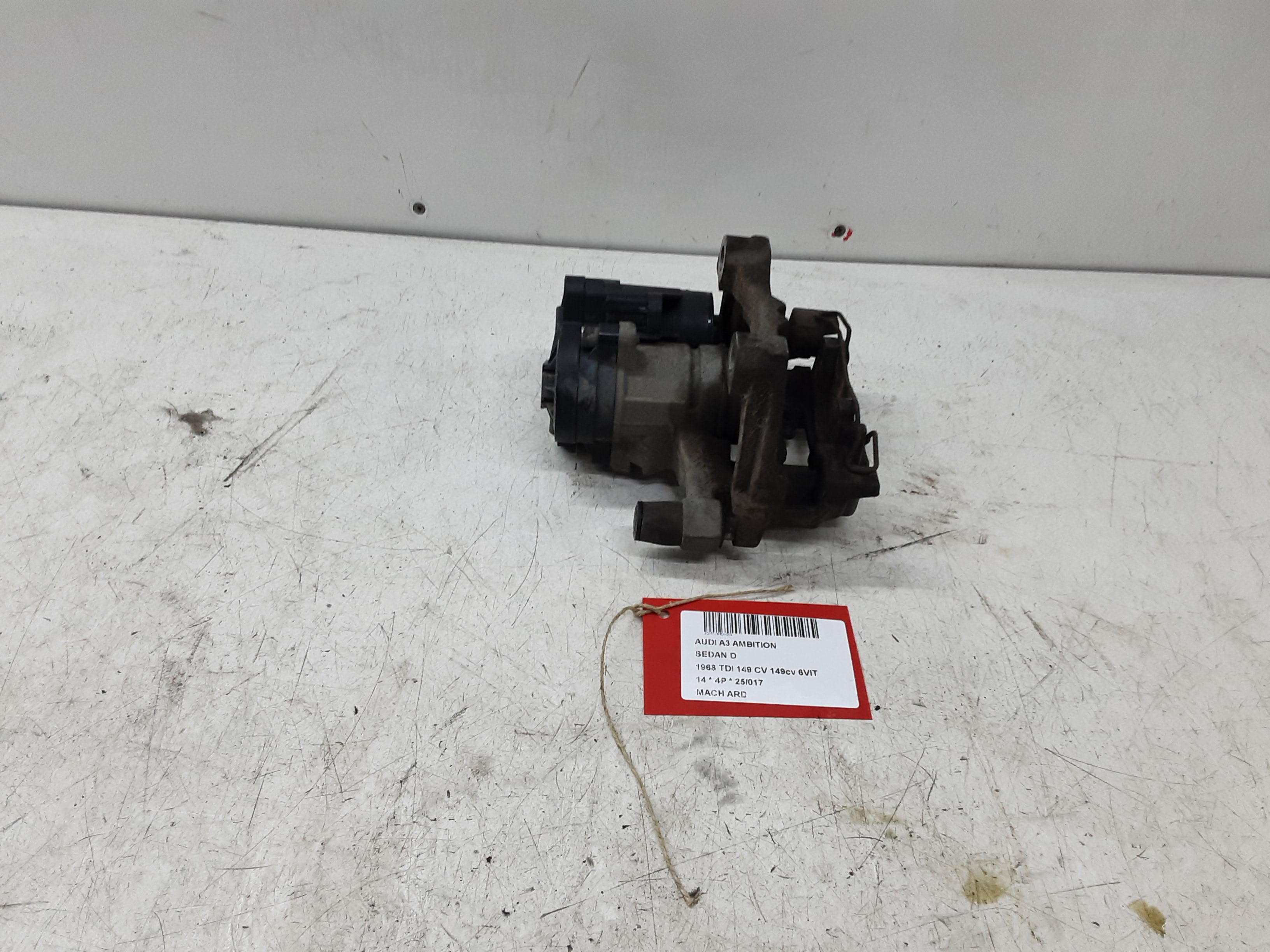 REMKLAUW ACHTER RECHTS