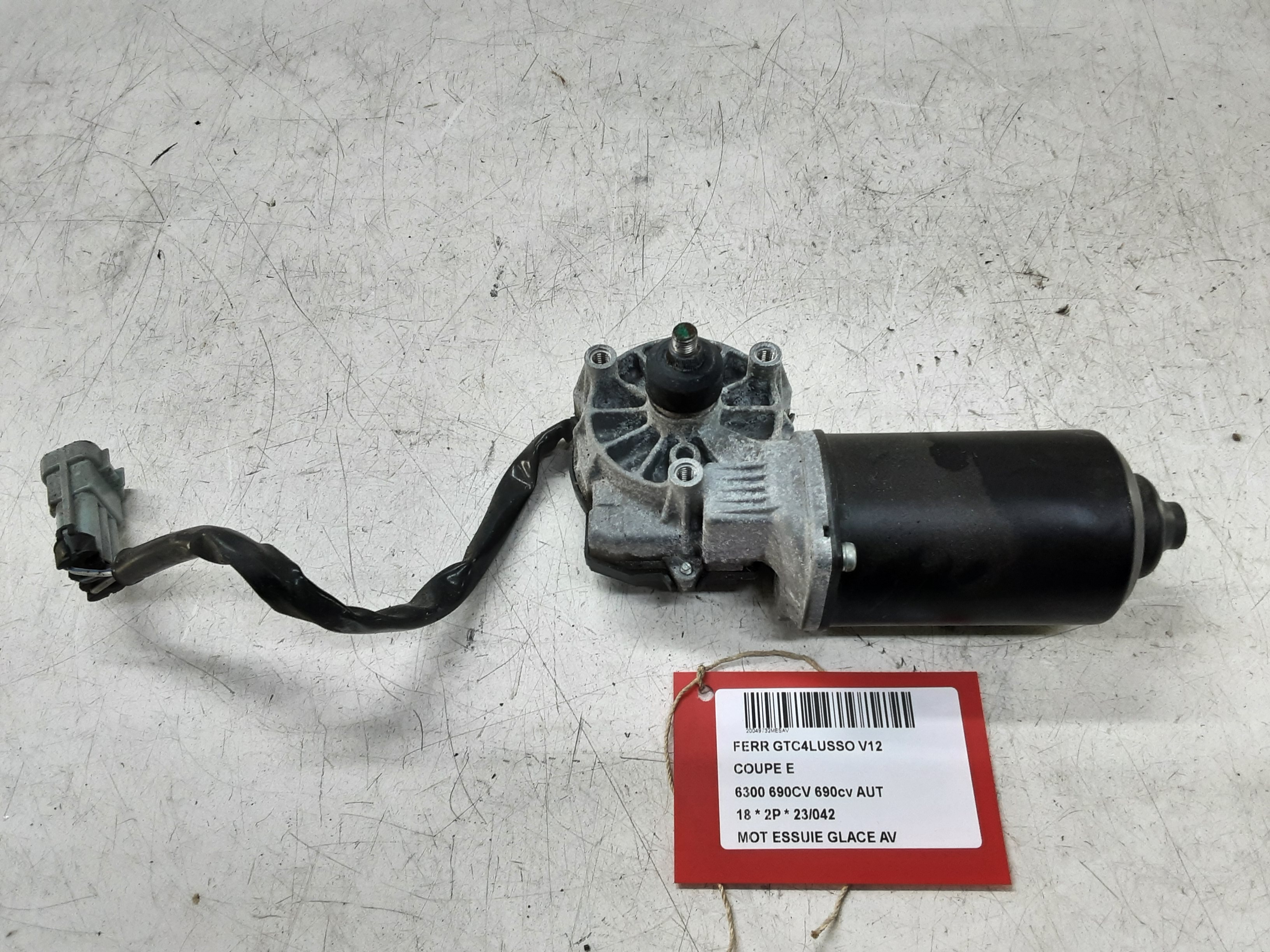 SCHEIBENWISCHERMOTOR VORNE