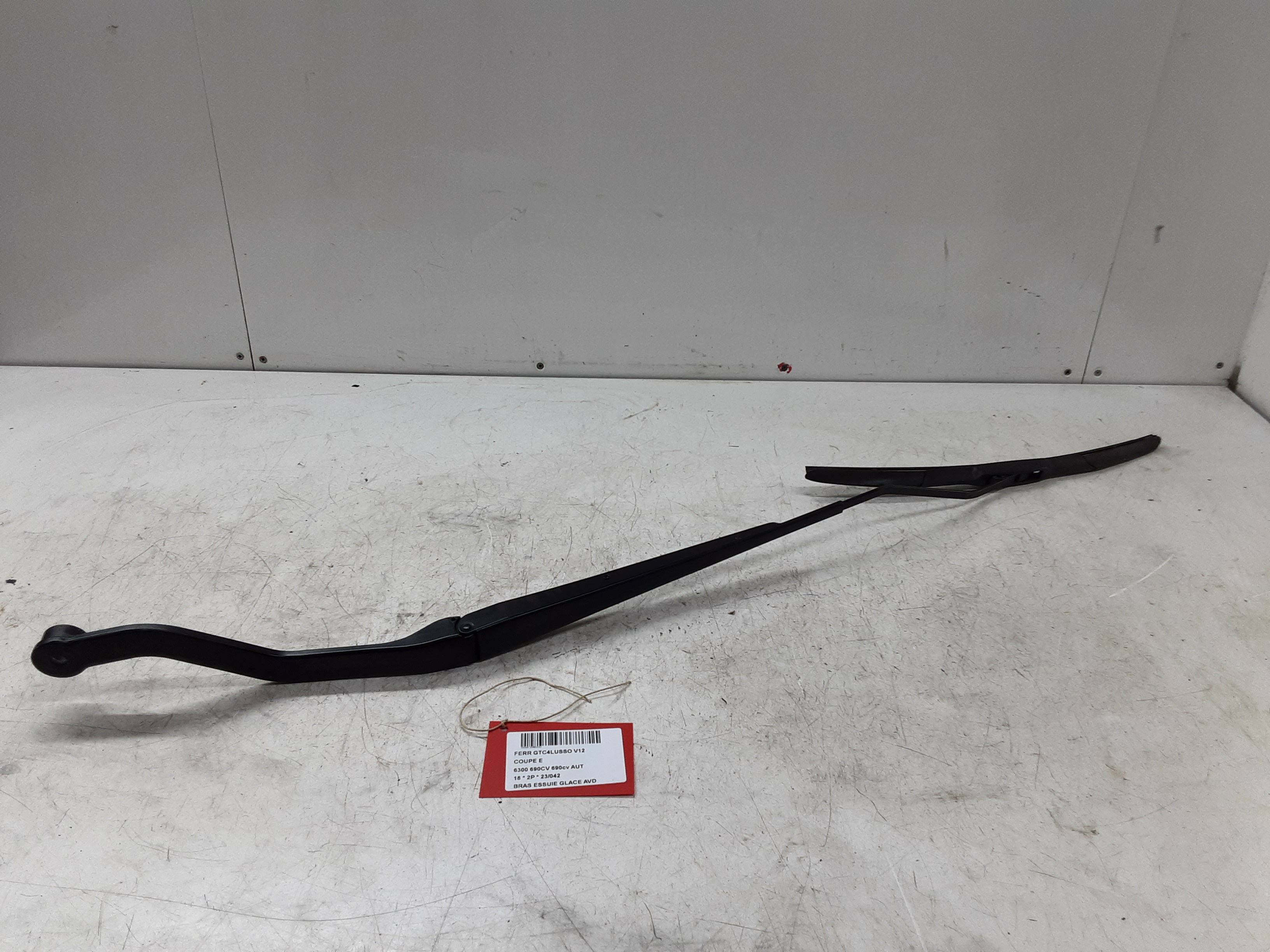 BRAS D'ESSUIE-GLACE AVANT DROIT