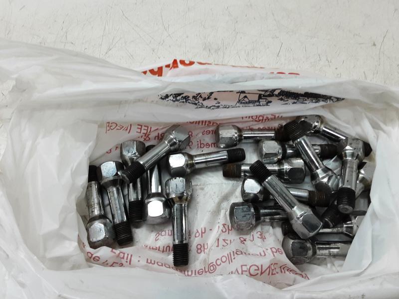 KIT BOULON ROUE Ferrari GTC4LUSSO