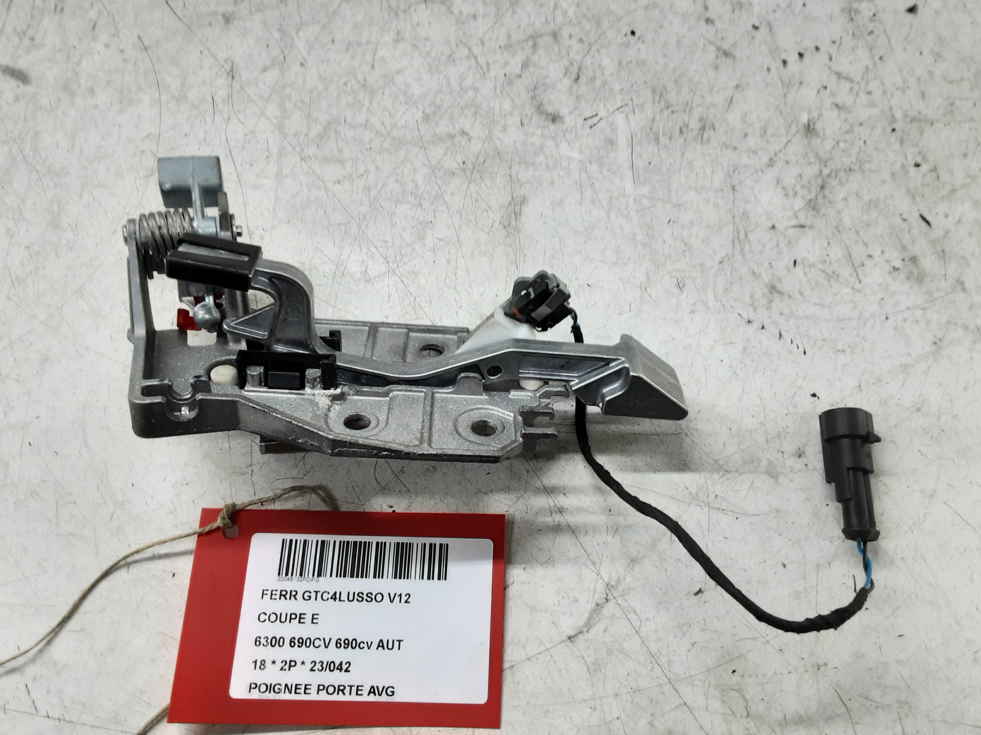 POIGNEE DE PORTE AVANT GAUCHE