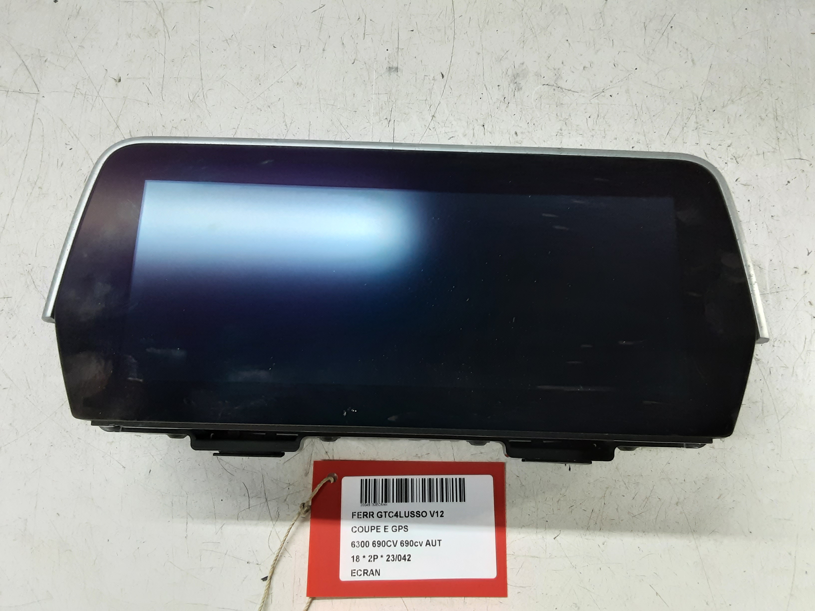 BILDSCHIRM Ferrari GTC4LUSSO