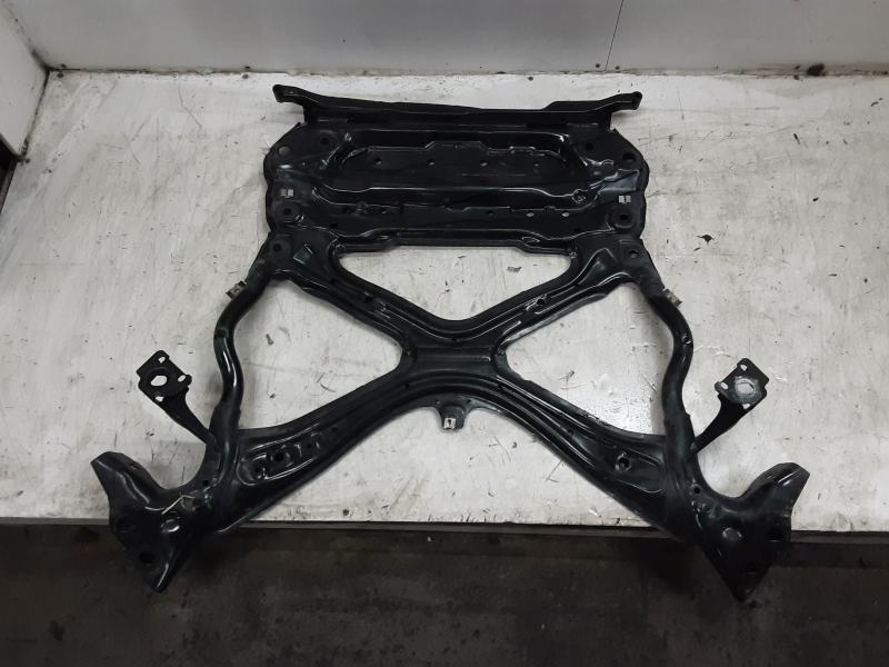 TRAVERSE CENTRALE Audi A4 09/19 - 25