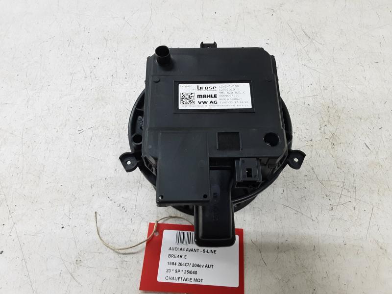 MOTEUR DE CHAUFFAGE Audi A4 09/19 - 25