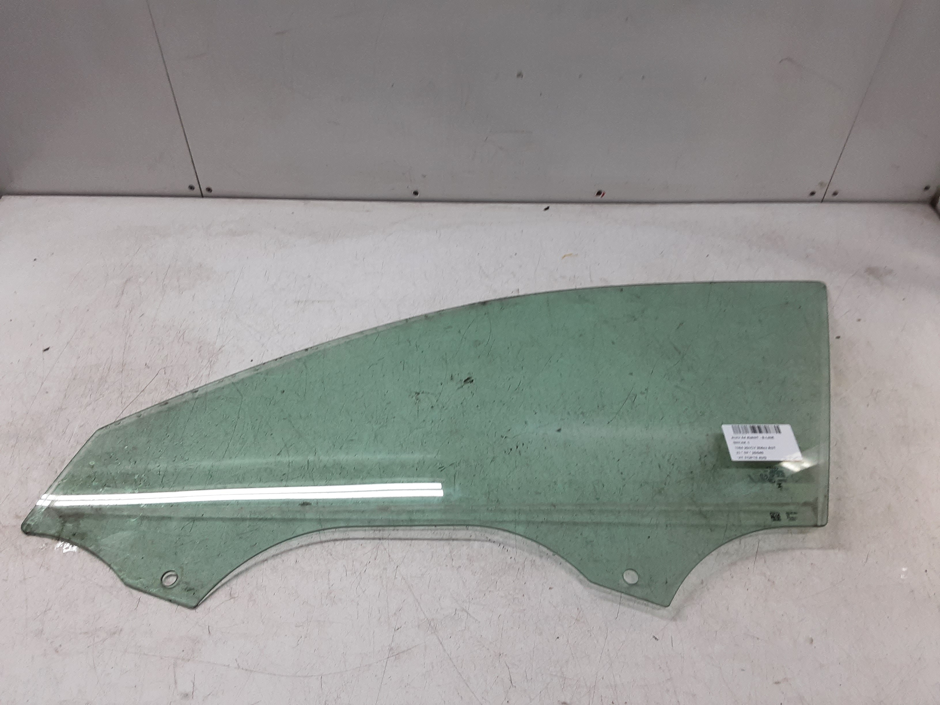 LEFT FRONT DOOR WINDOW