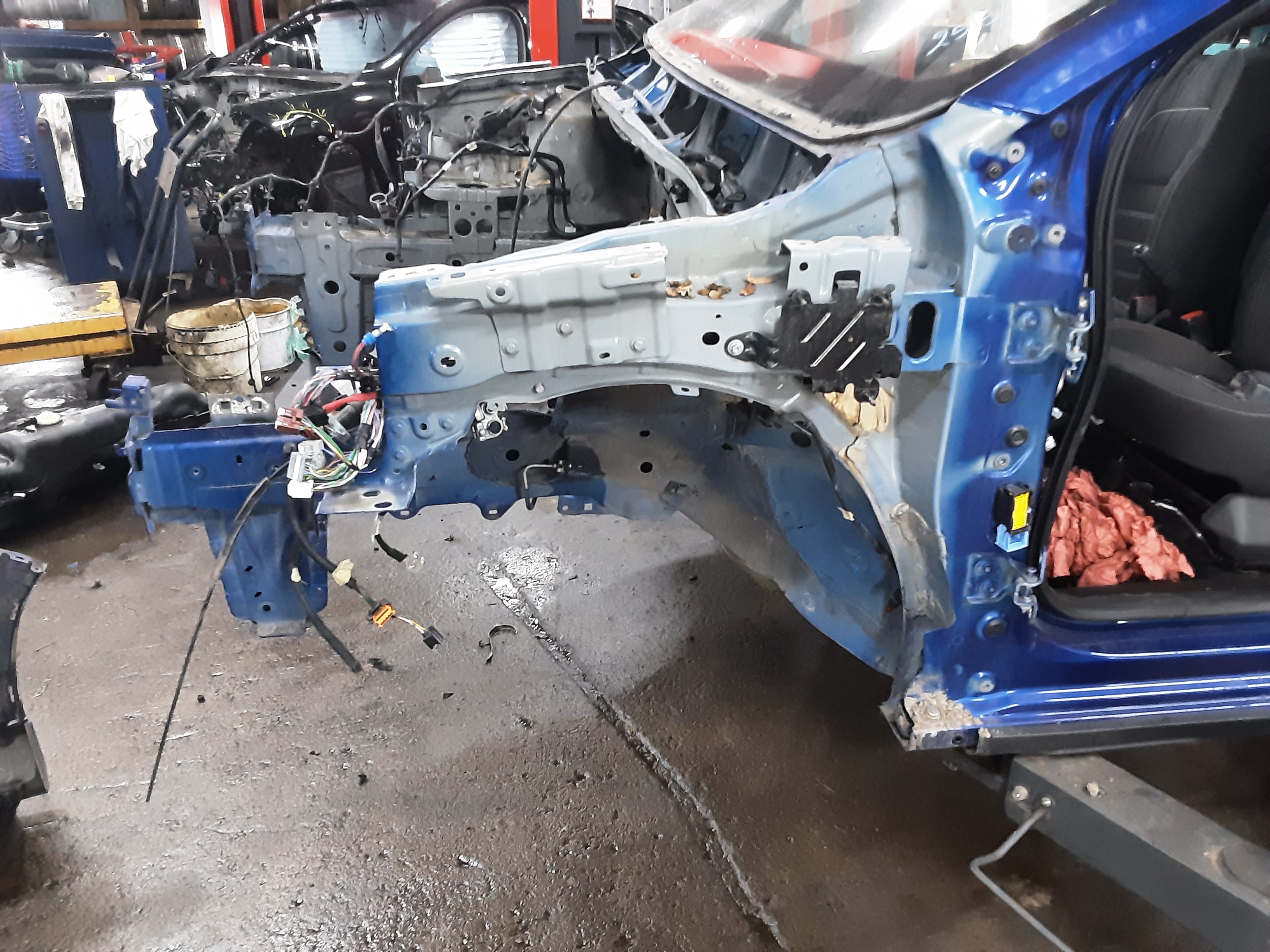 JOUE D'AILE AVANT GAUCHE Dacia SANDERO 1/21 +