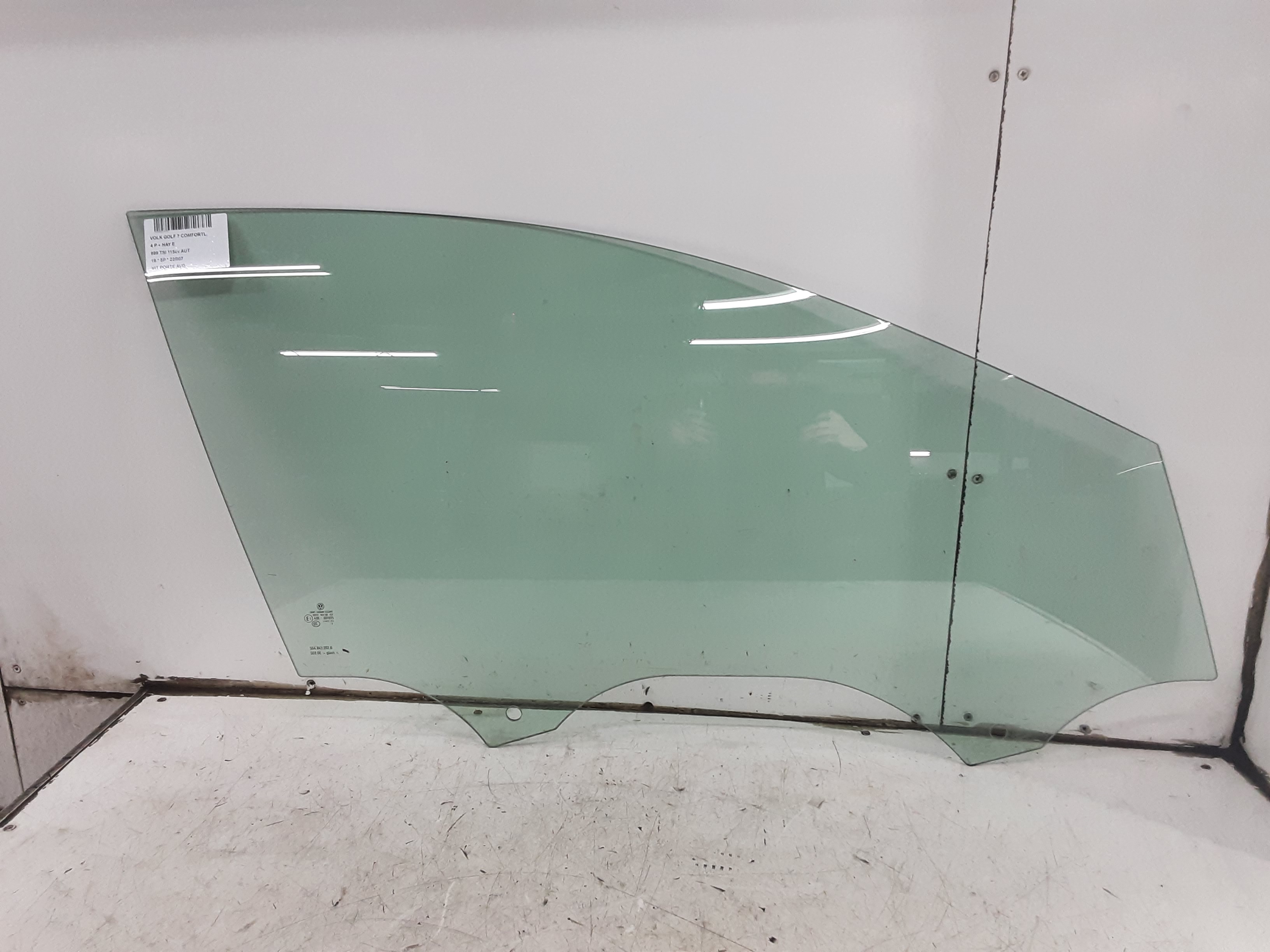 RIGHT FRONT DOOR WINDOW