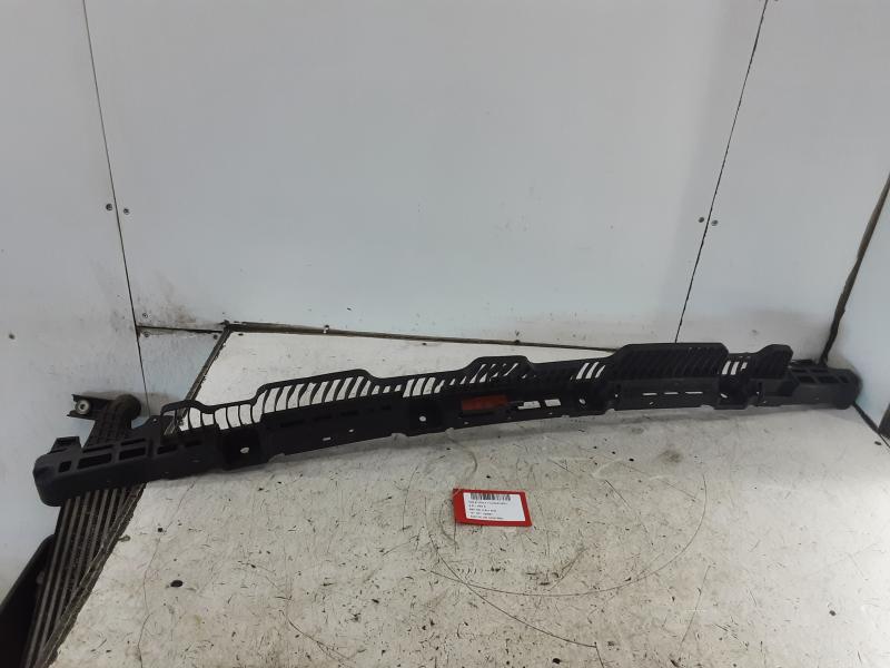 CENTRAL BUMPER SUPPORT Vw 