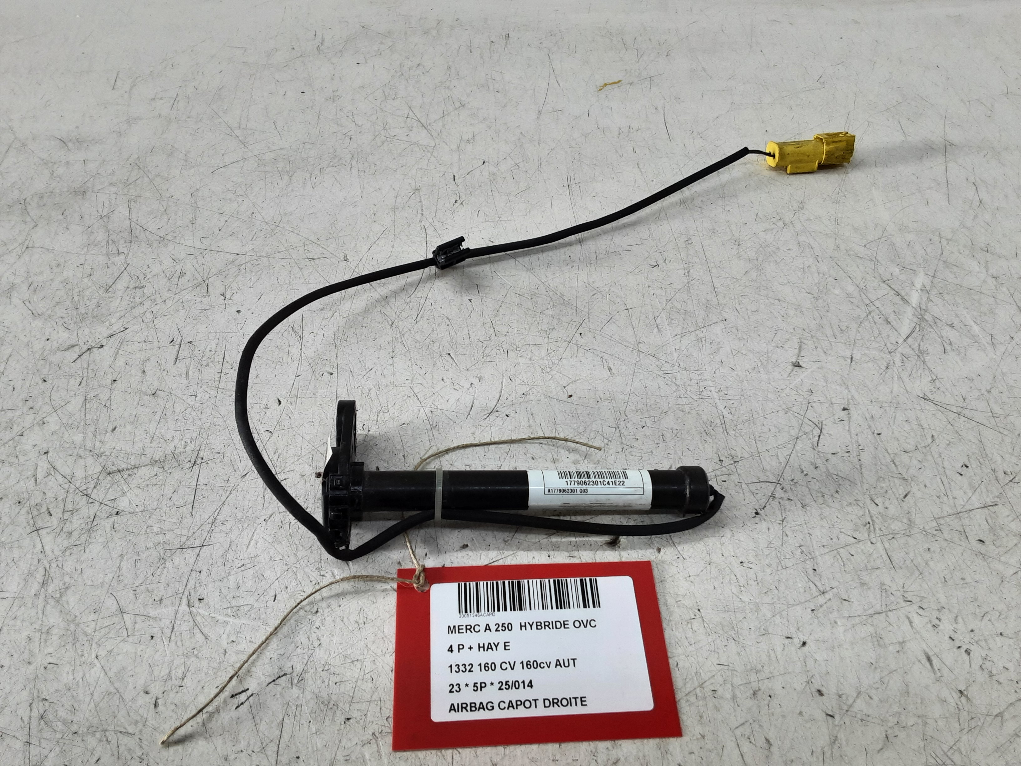 AIRBAG MOTORKAP RECHTS