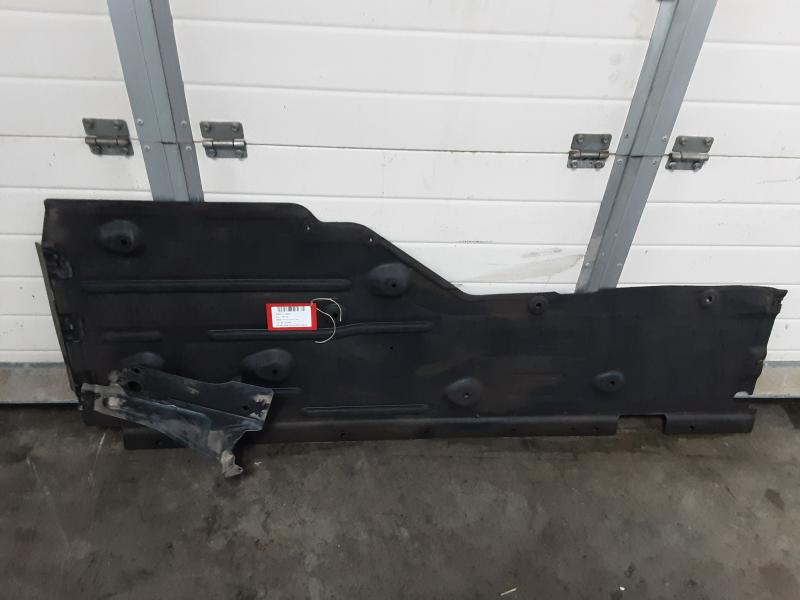 PLASTIEKE BESCHERMPLAAT ONDER AUTO RECHTS Bmw X1 E84 10/09 - 12